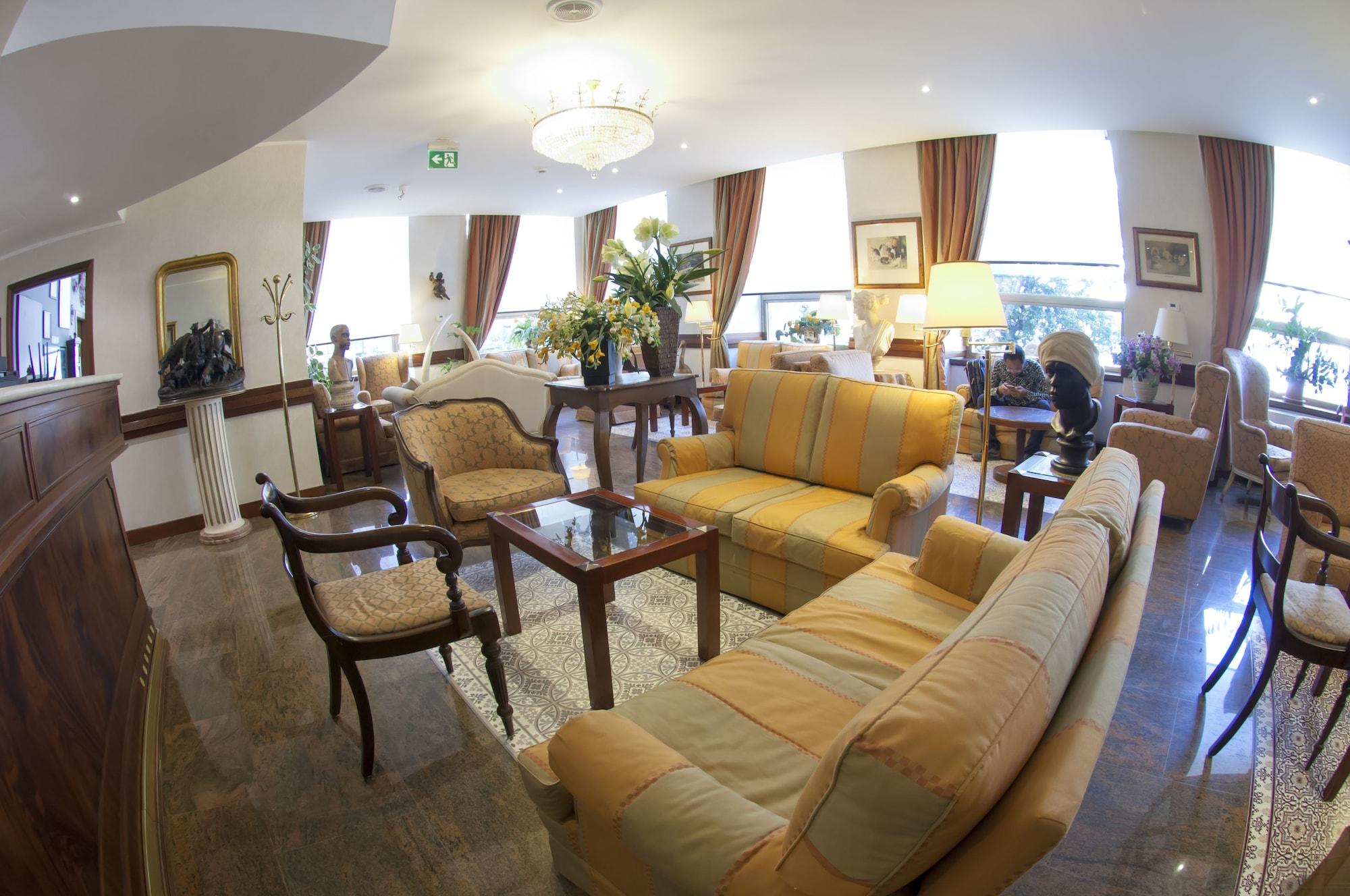 Vista Lobby Hotel Bristol