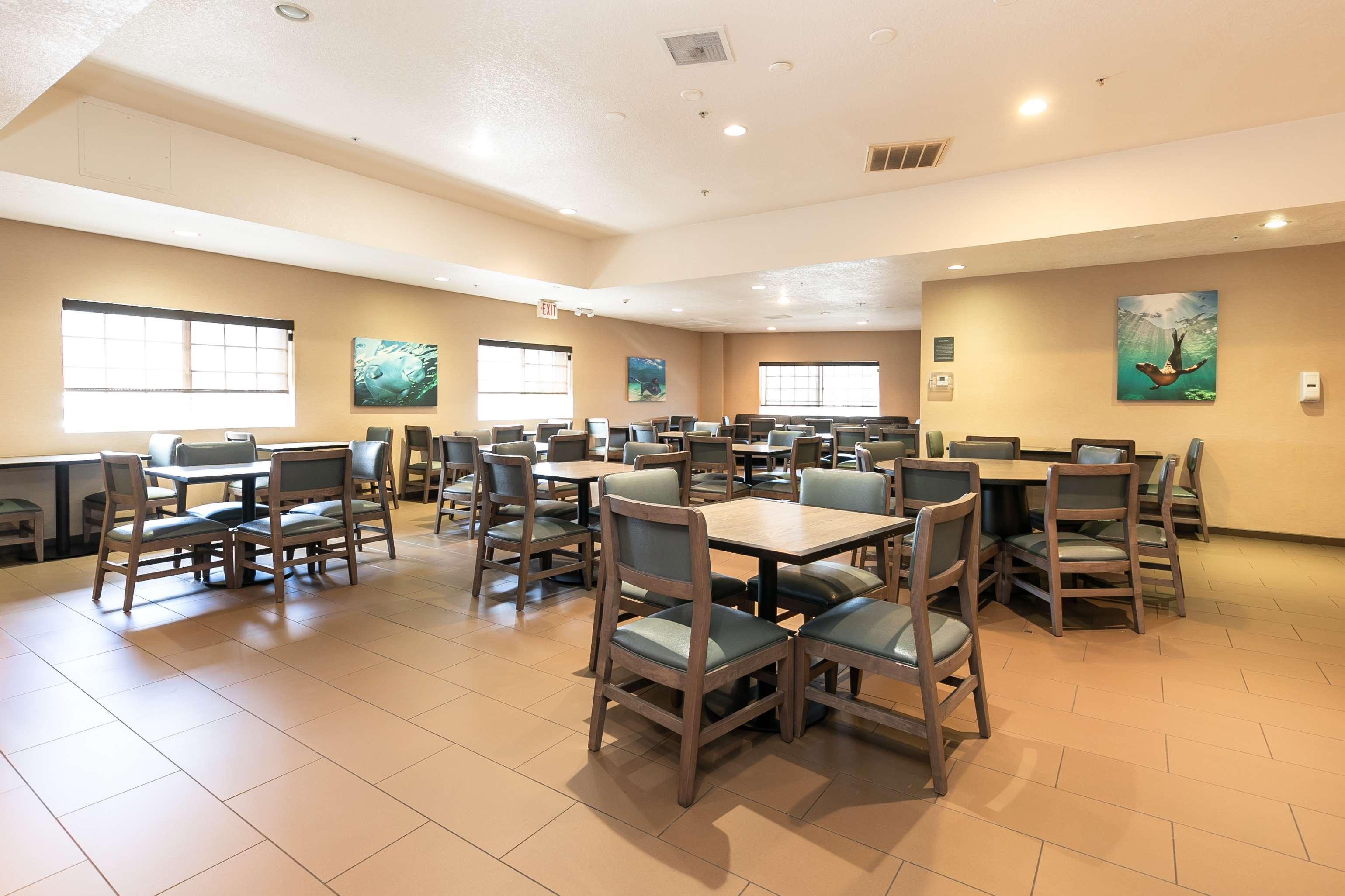 Restaurant Best Western Inn & Suites San Diego – Zoo/SeaWorld Area