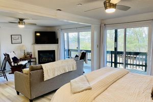 Alquiler Vacacional - Hike, Bike, Wineries! Fireplace & Level Entry!