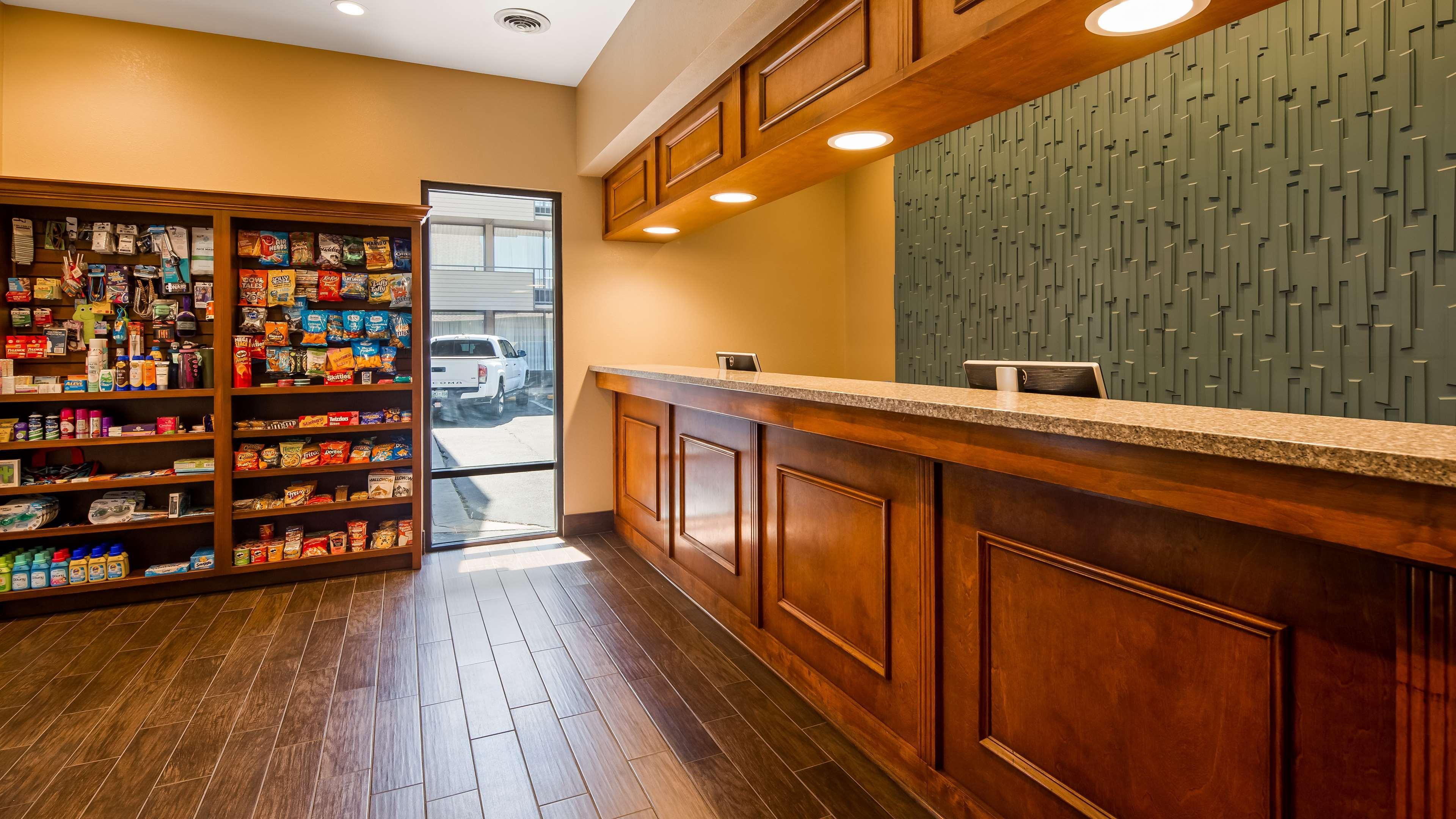 Vista Lobby Best Western Toni Inn