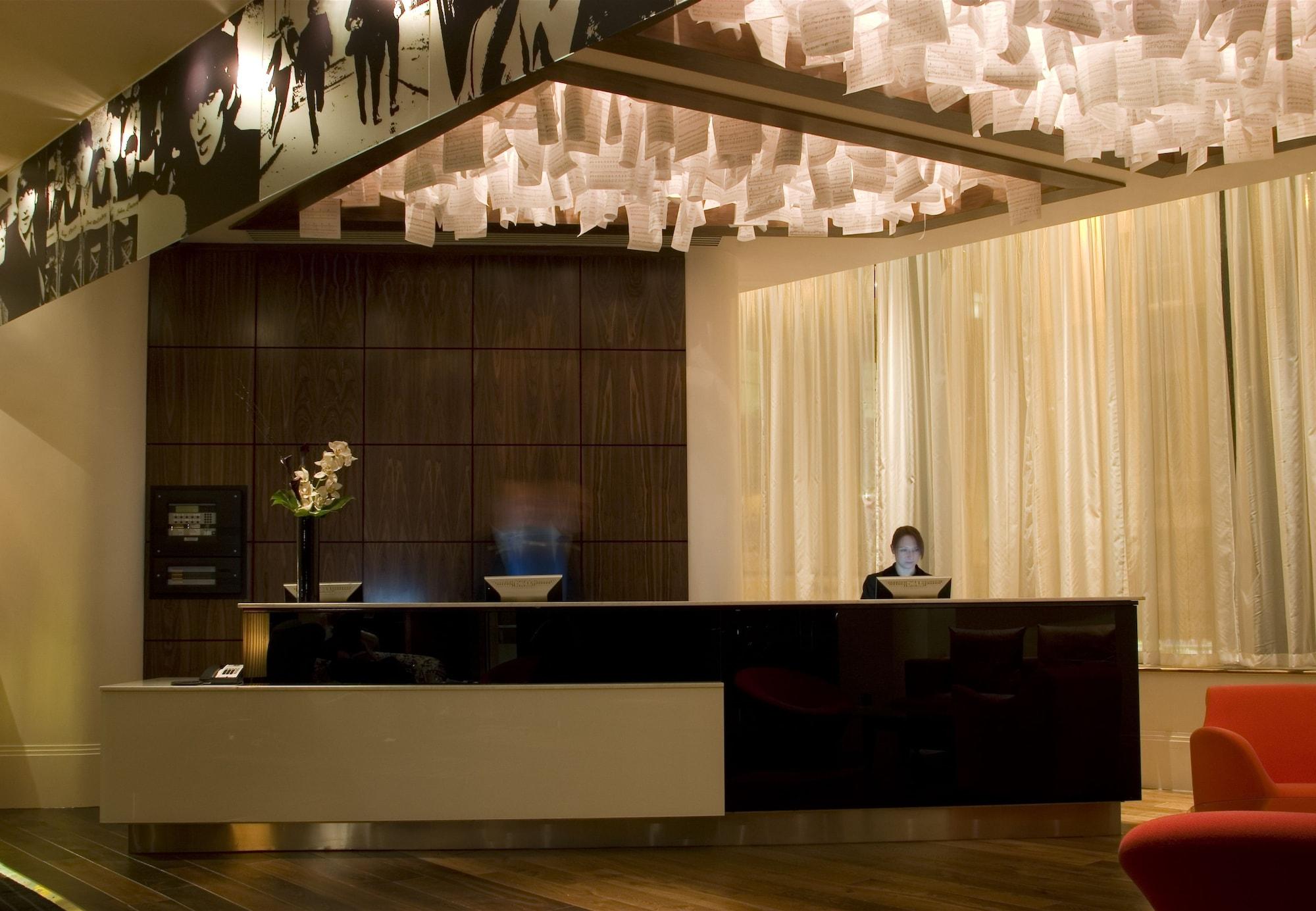 Vista Exterior Hard Days Night Hotel Liverpool