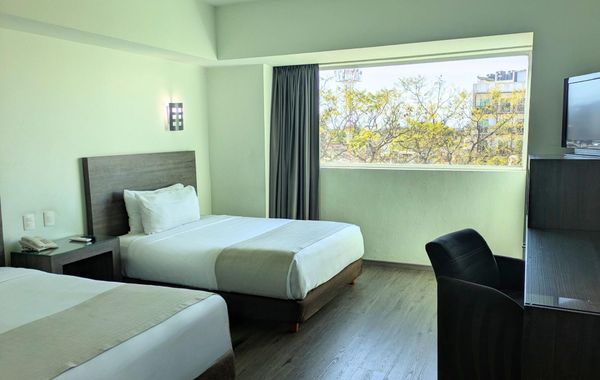 We Hotel Aeropuerto - Hoteles cerca de Autódromo en Ciudad de México