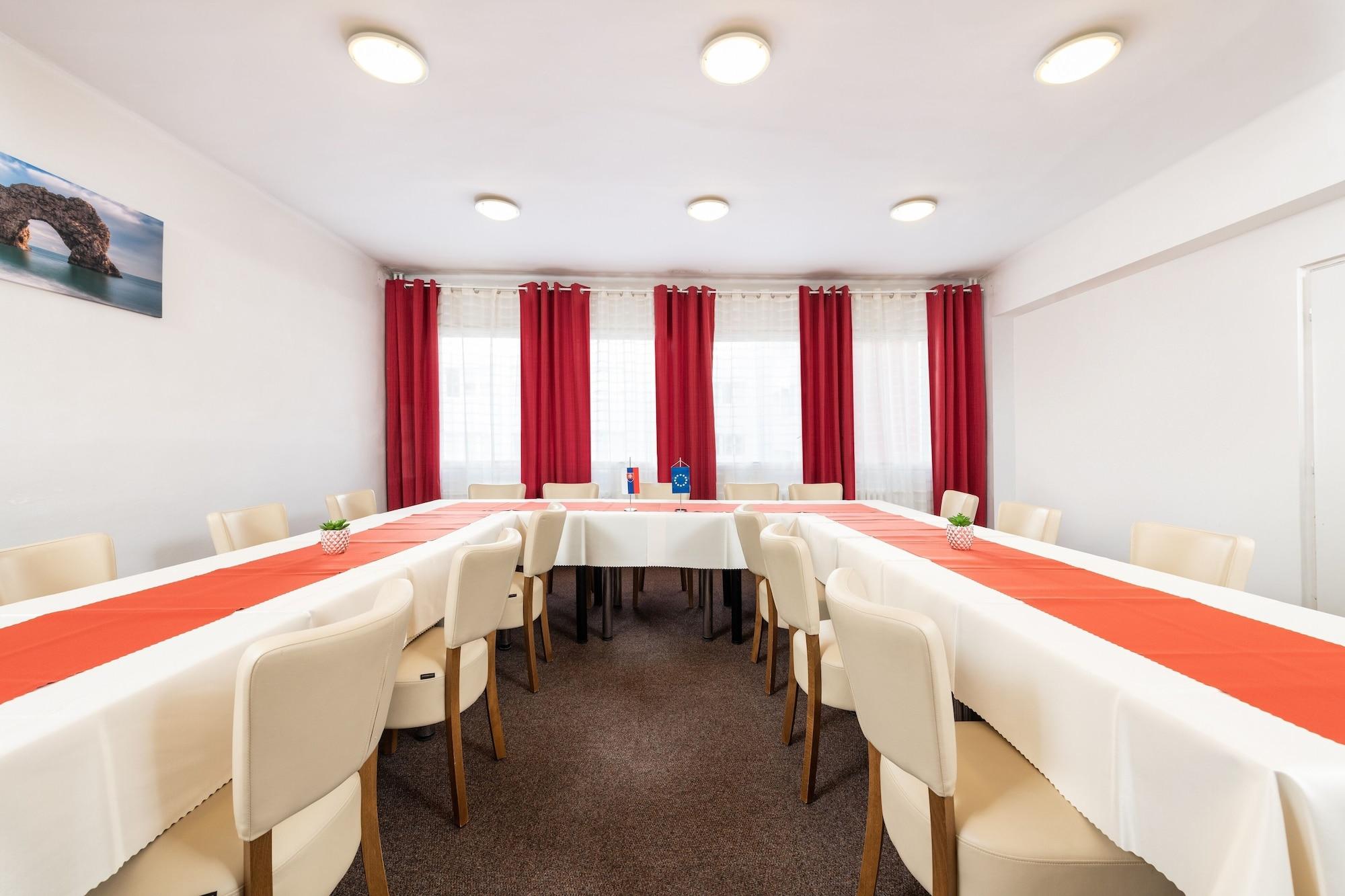 Sala de Reuniones Hotel Plus