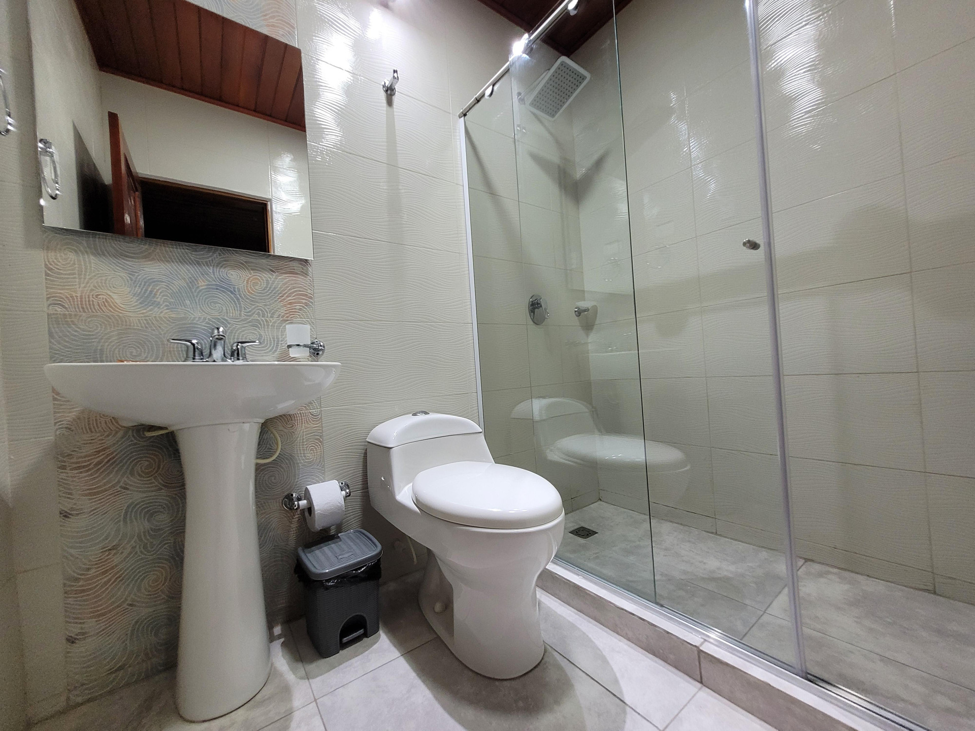Baño Med Suites 94