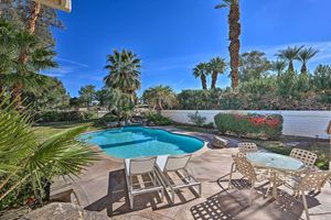 Alquiler Vacacional - Country Club Home: Mtn Views, Pool, Fire Pit!