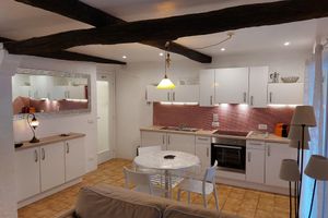 Alquiler Vacacional - In the heart of a medieval French village. One bed apartment. Pet friendly