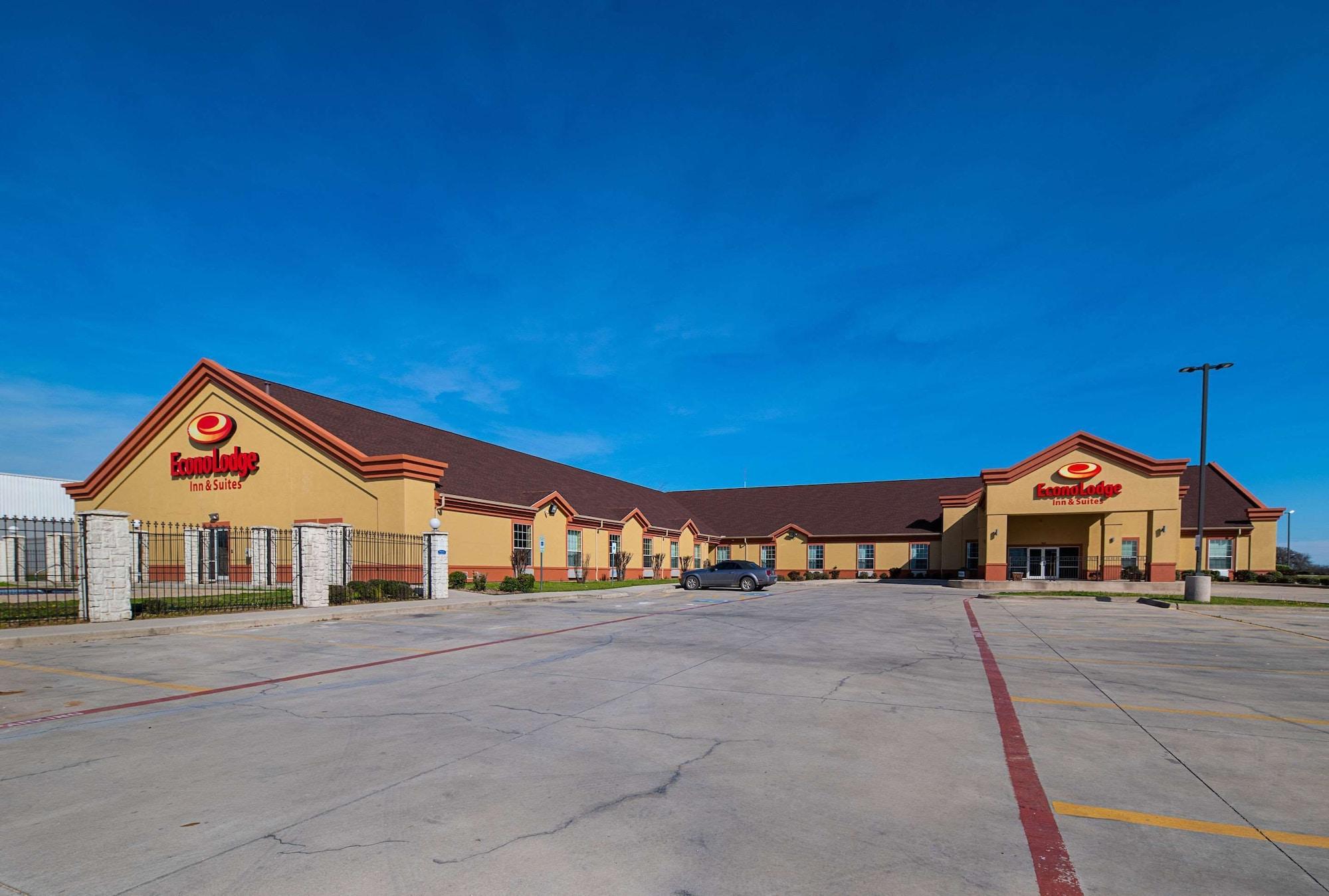 Varios Econo Lodge Inn & Suites Bridgeport