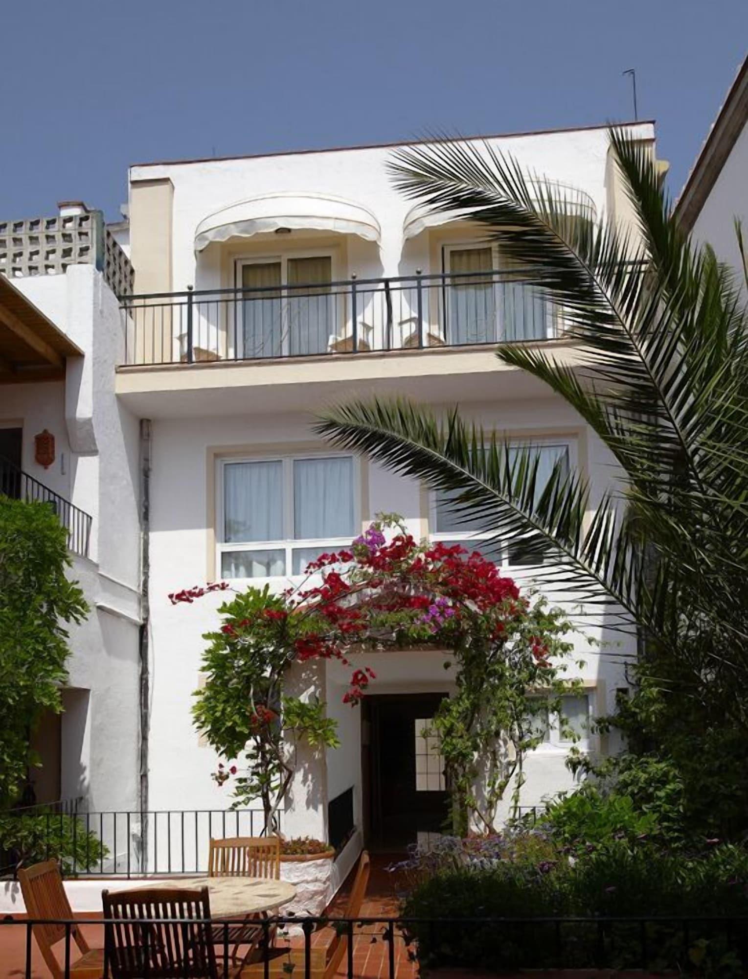Vista Exterior Hotel Ninays