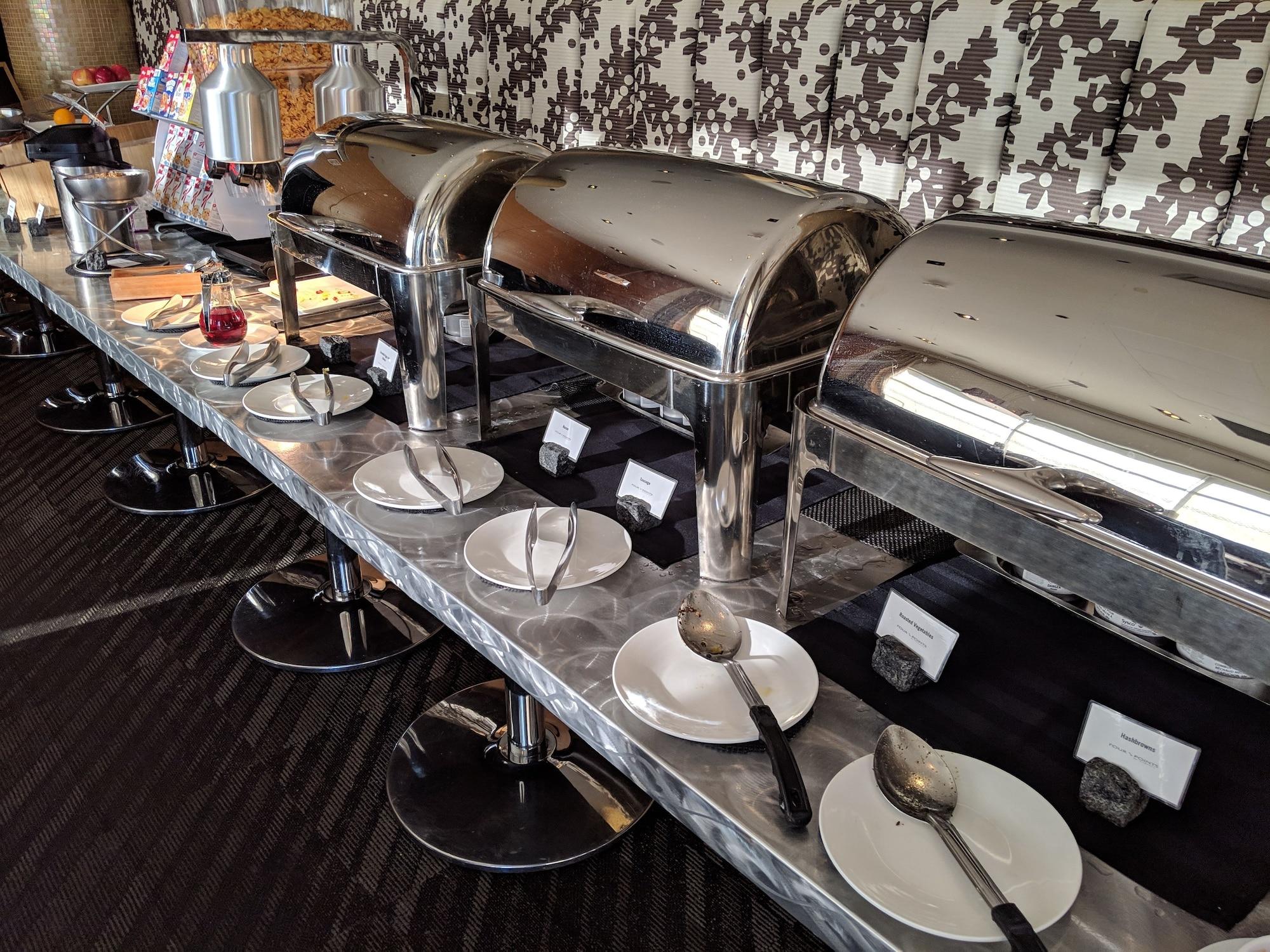 Restaurant Four Points by Sheraton Calgary Airport