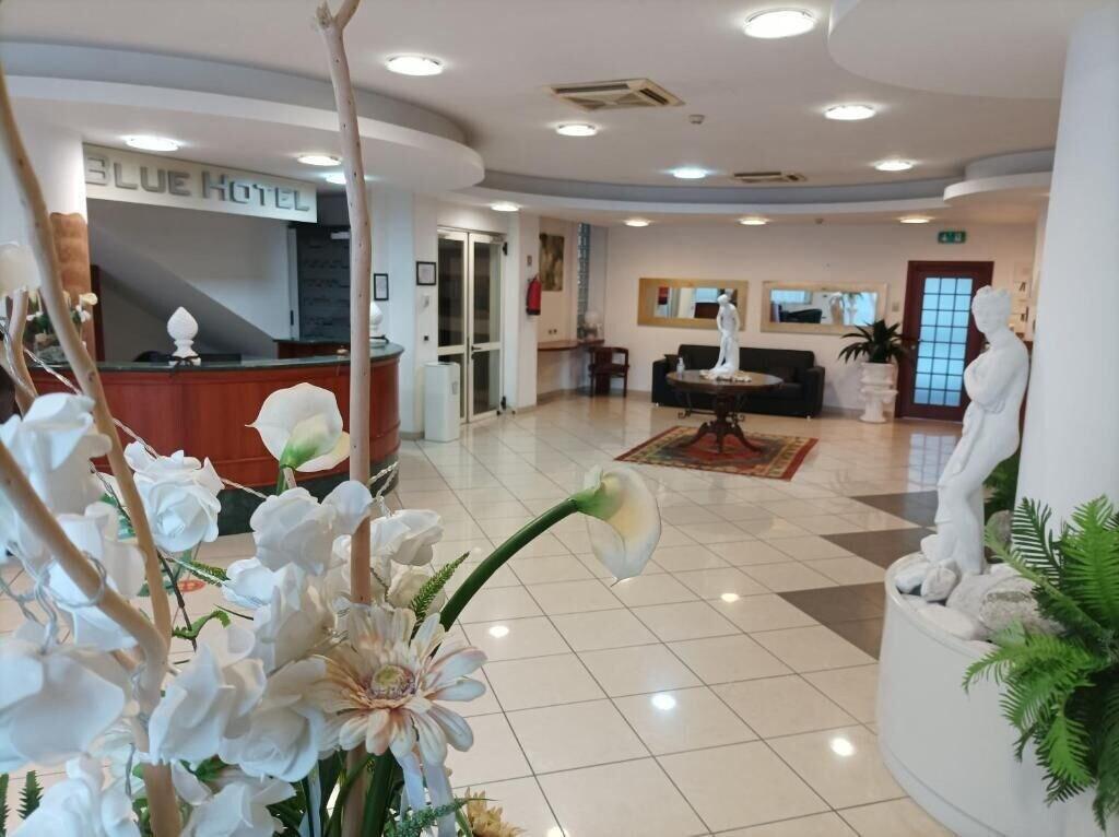 Varios Blue Hotel