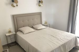 Arriendo temporal - Detached, air-conditioned villa. Swimming pool. A garden with trees. Near the beaches