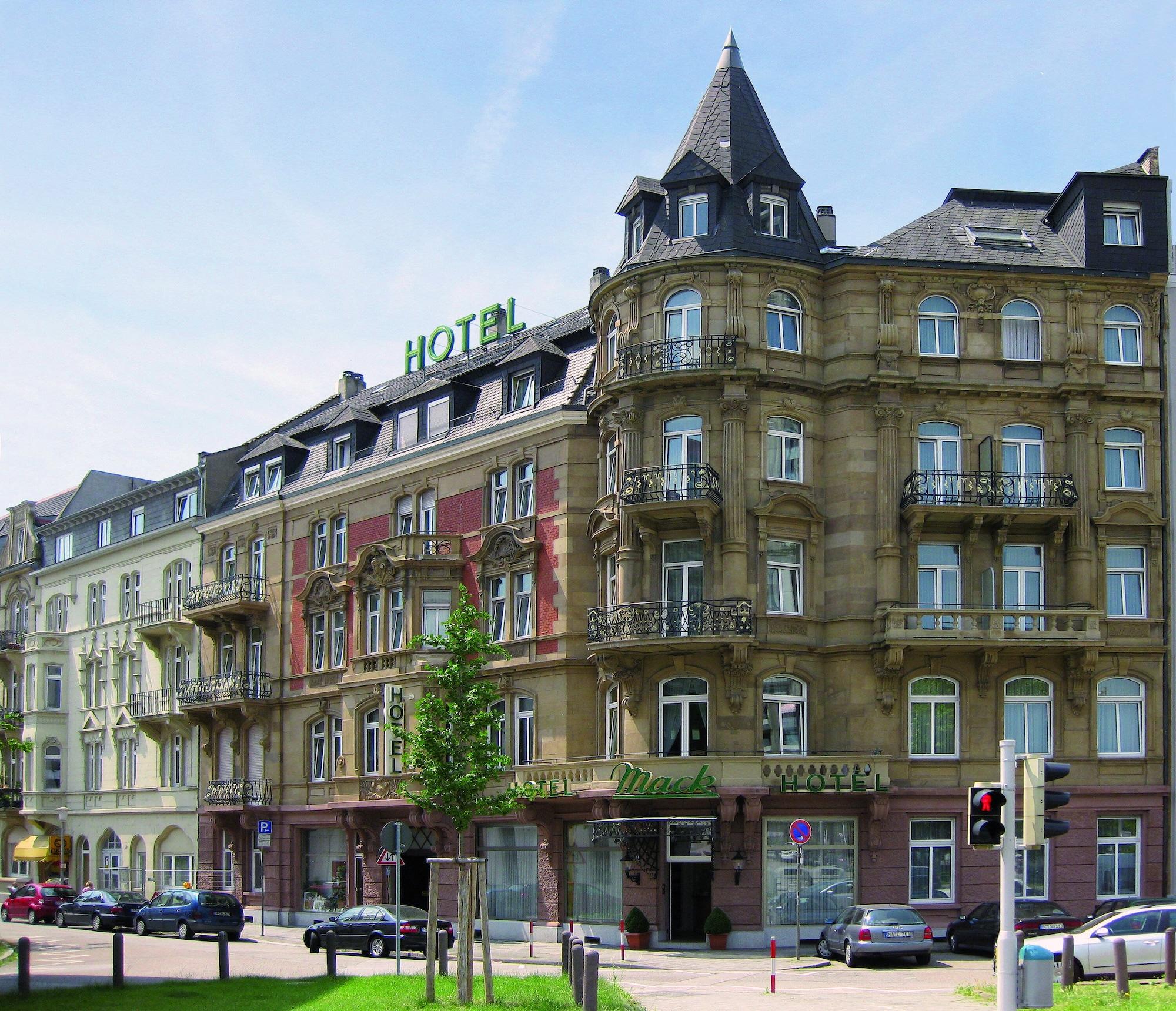 Vista Exterior Hotel Mack