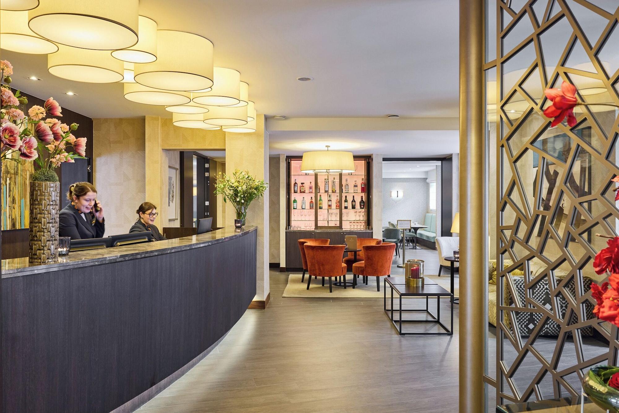 Vista Lobby Aragon House