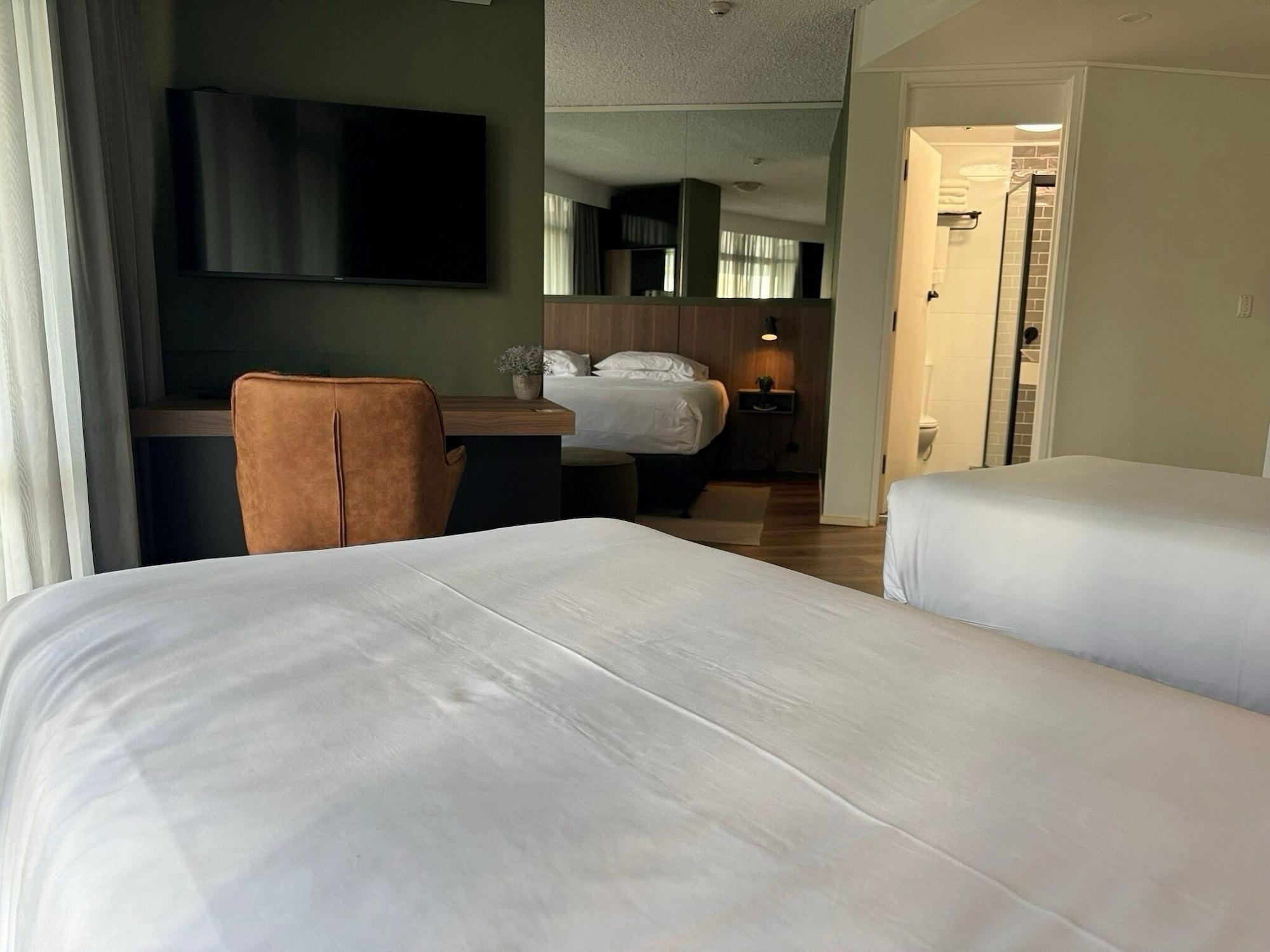 Varios Madison Hotel Tower Mill
