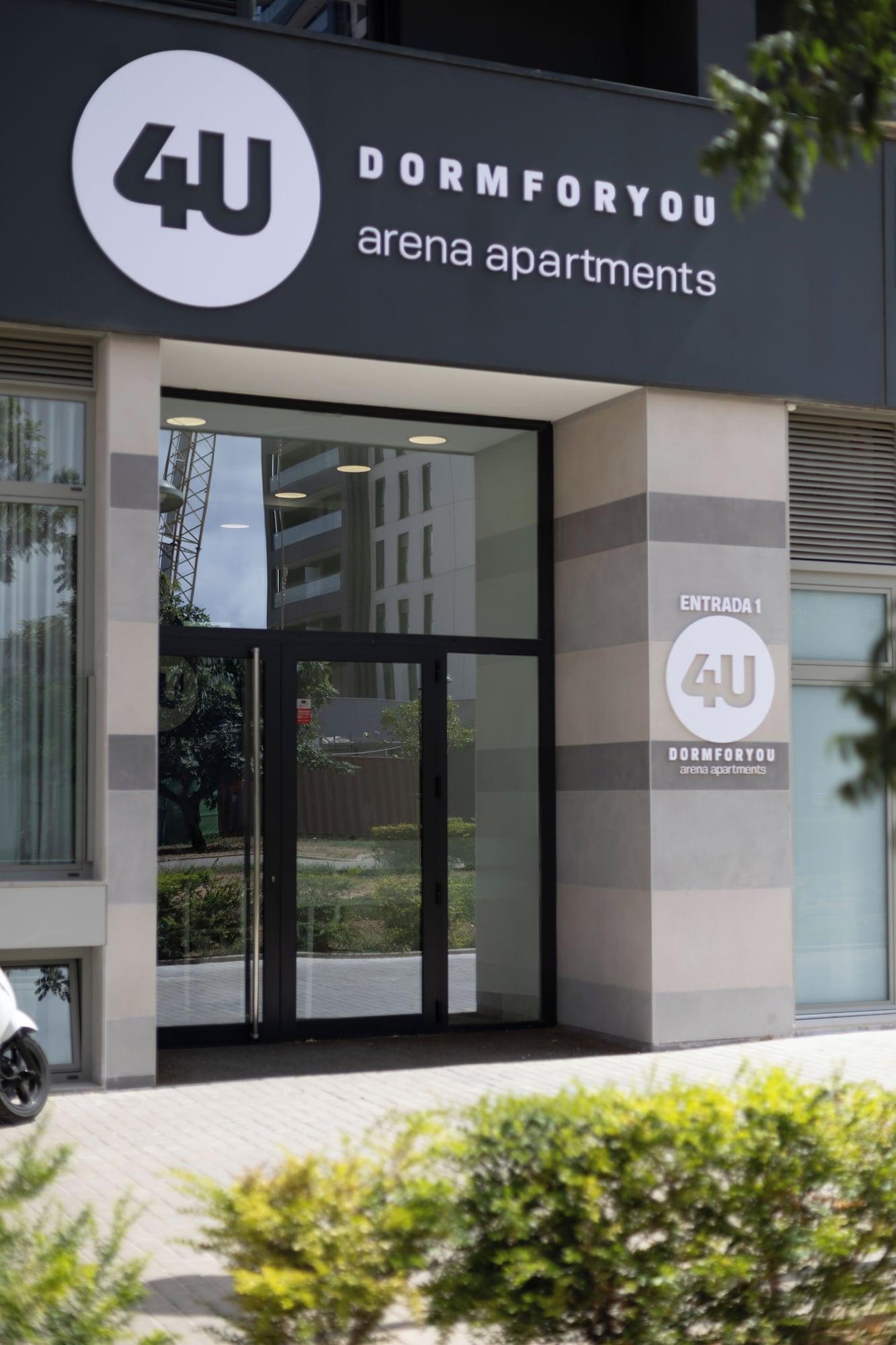 Vista Exterior Dorm4You Arena