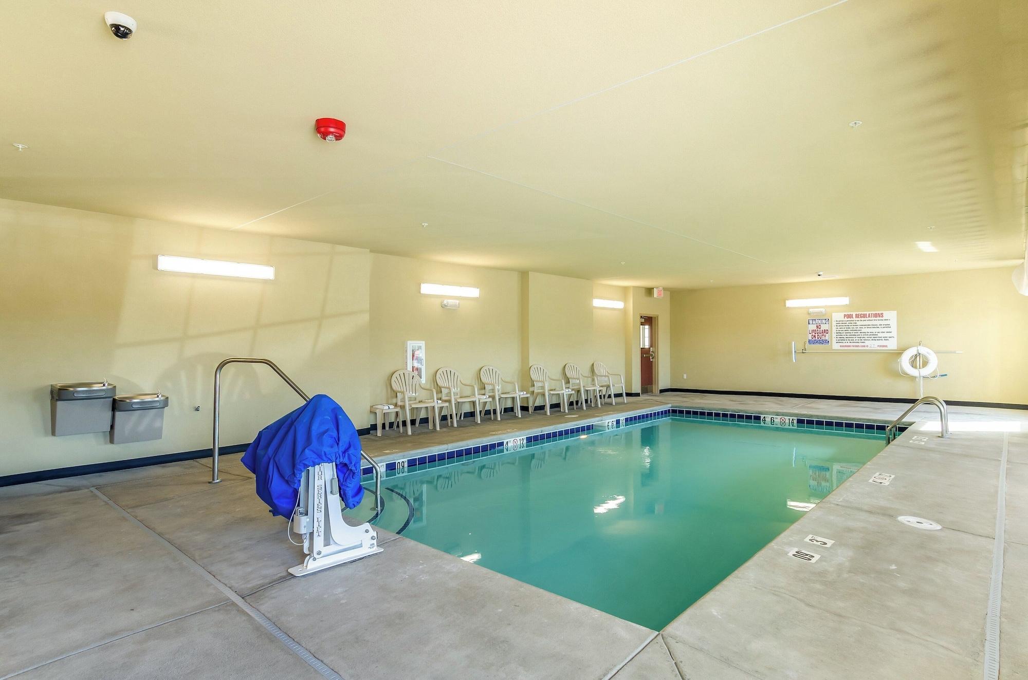 Vista Piscina Cobblestone Hotel & Suites - Gering/Scottsbluff