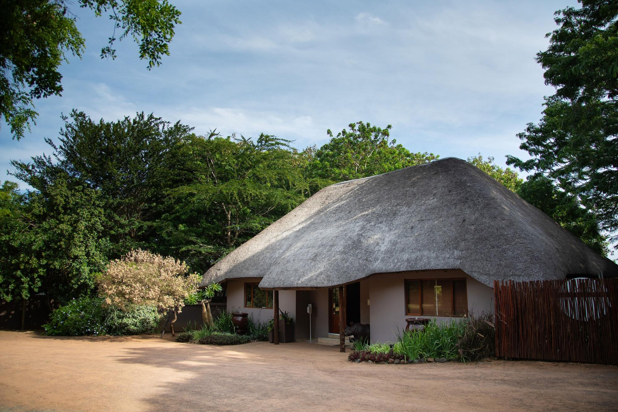 Vista Exterior Falaza Game Lodge
