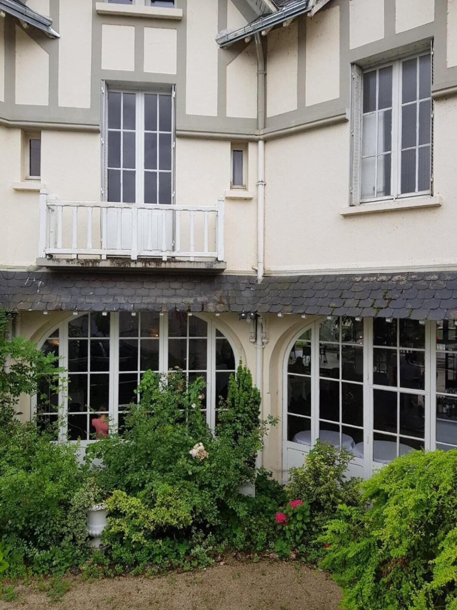 Vista Exterior Pavillon Bleu