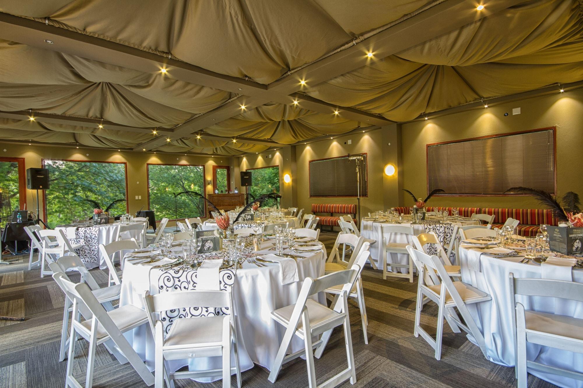 Salón de Baile Africlassic River Lodge- Rivonia