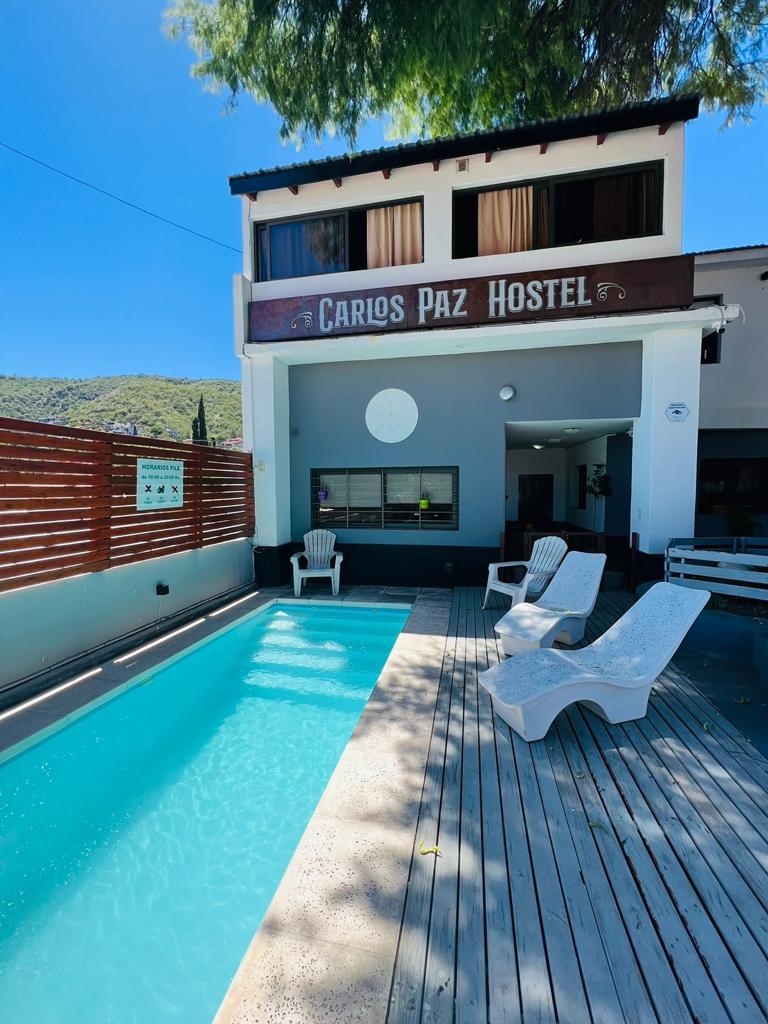 Vista Piscina CARLOS PAZ HOSTEL SUITES
