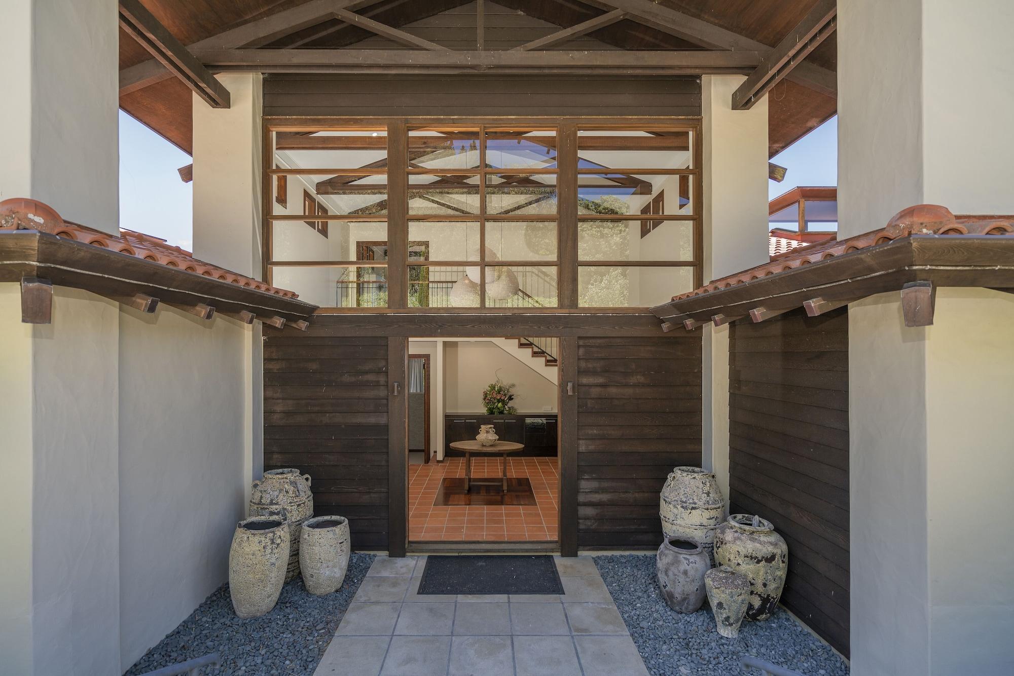 Vista Lobby Mercury Ridge