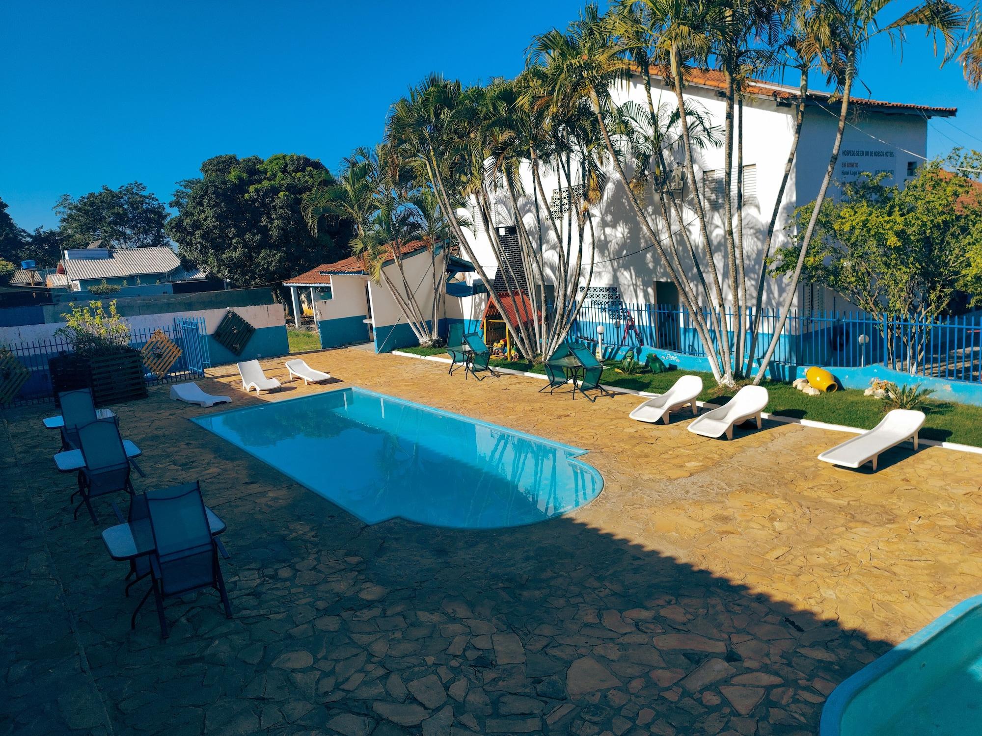 Vista Piscina Hotel Lago Azul