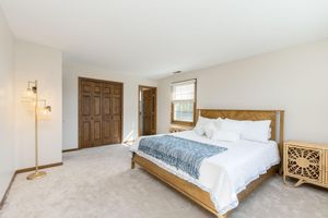 Alquiler Vacacional - Cozy 5-bedroom with lake views and spacious deck