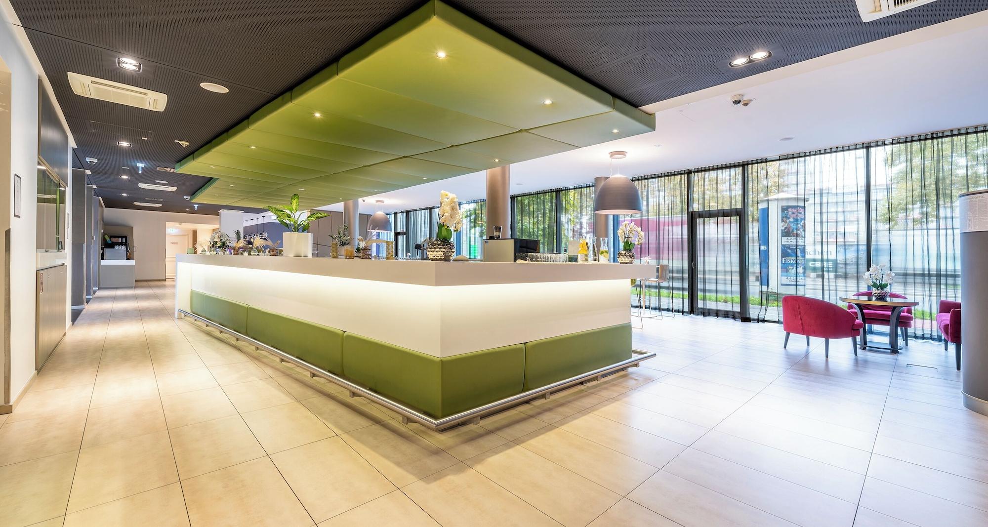 Bar/Salón PLAZA INN Graz