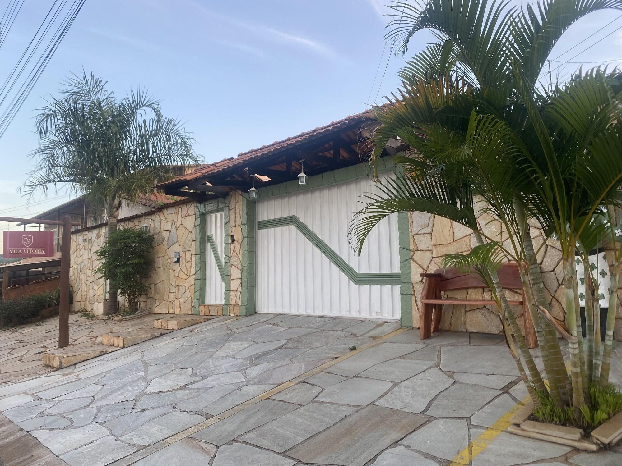 Vista Exterior Vila Vitória Pousada