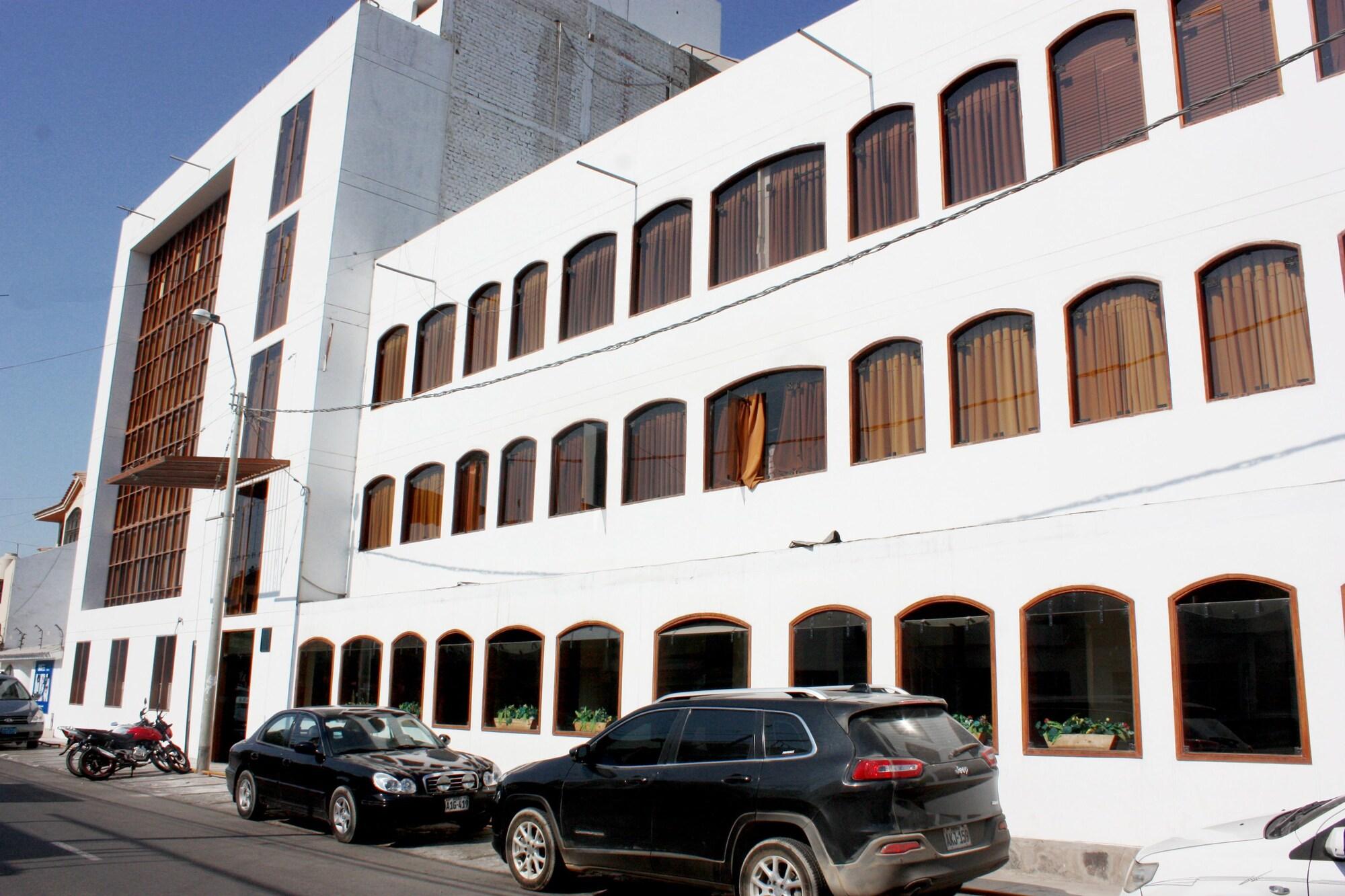 Vista Exterior MC Hotel Ica
