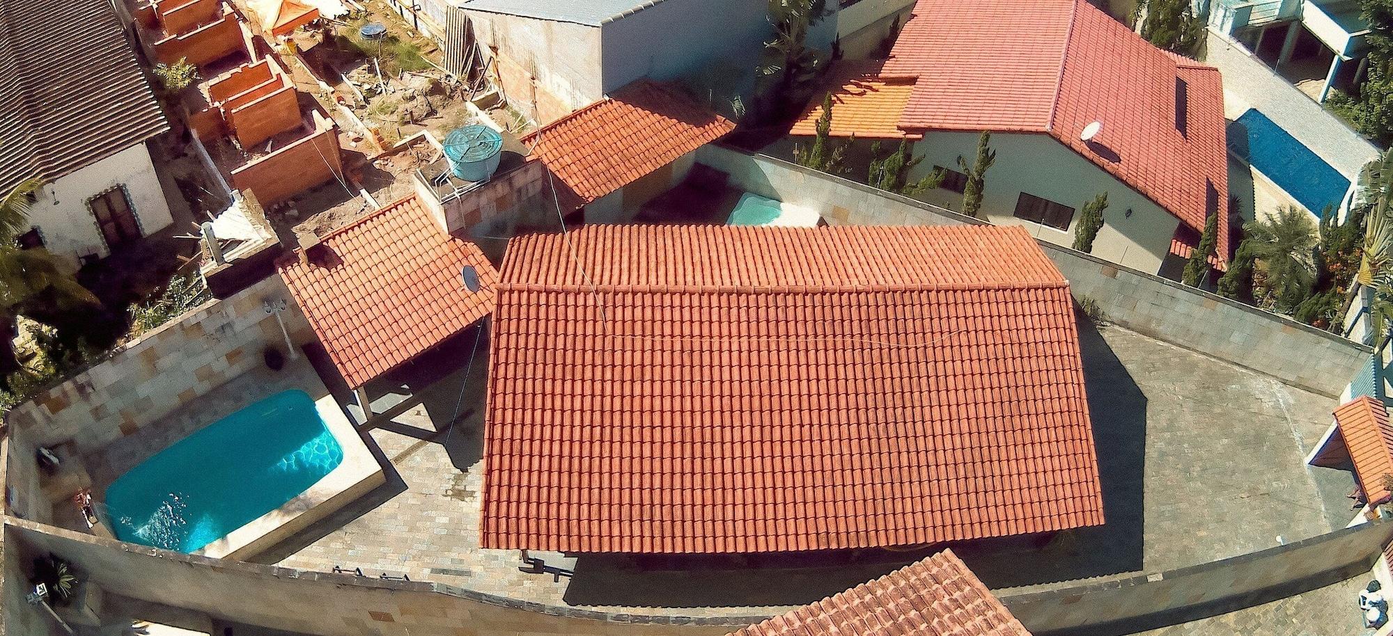 Vista Exterior Seu Chalé na praia! SPA com Hidro Aquecida, Fogueira, Piscina, Bilhar