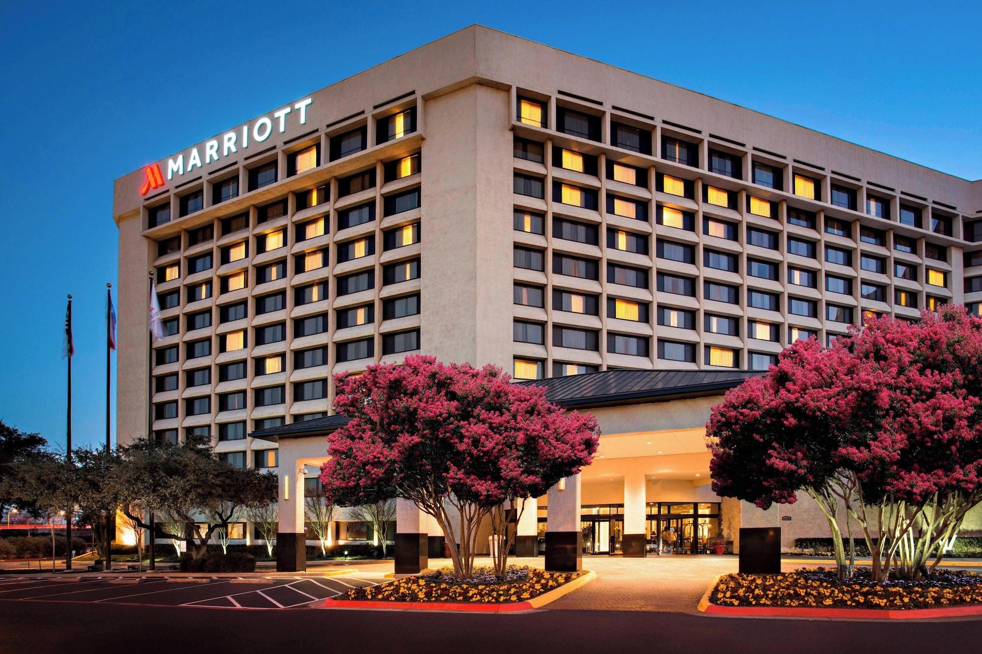 Vista Exterior Dallas/Addison Marriott Quorum by the Galleria
