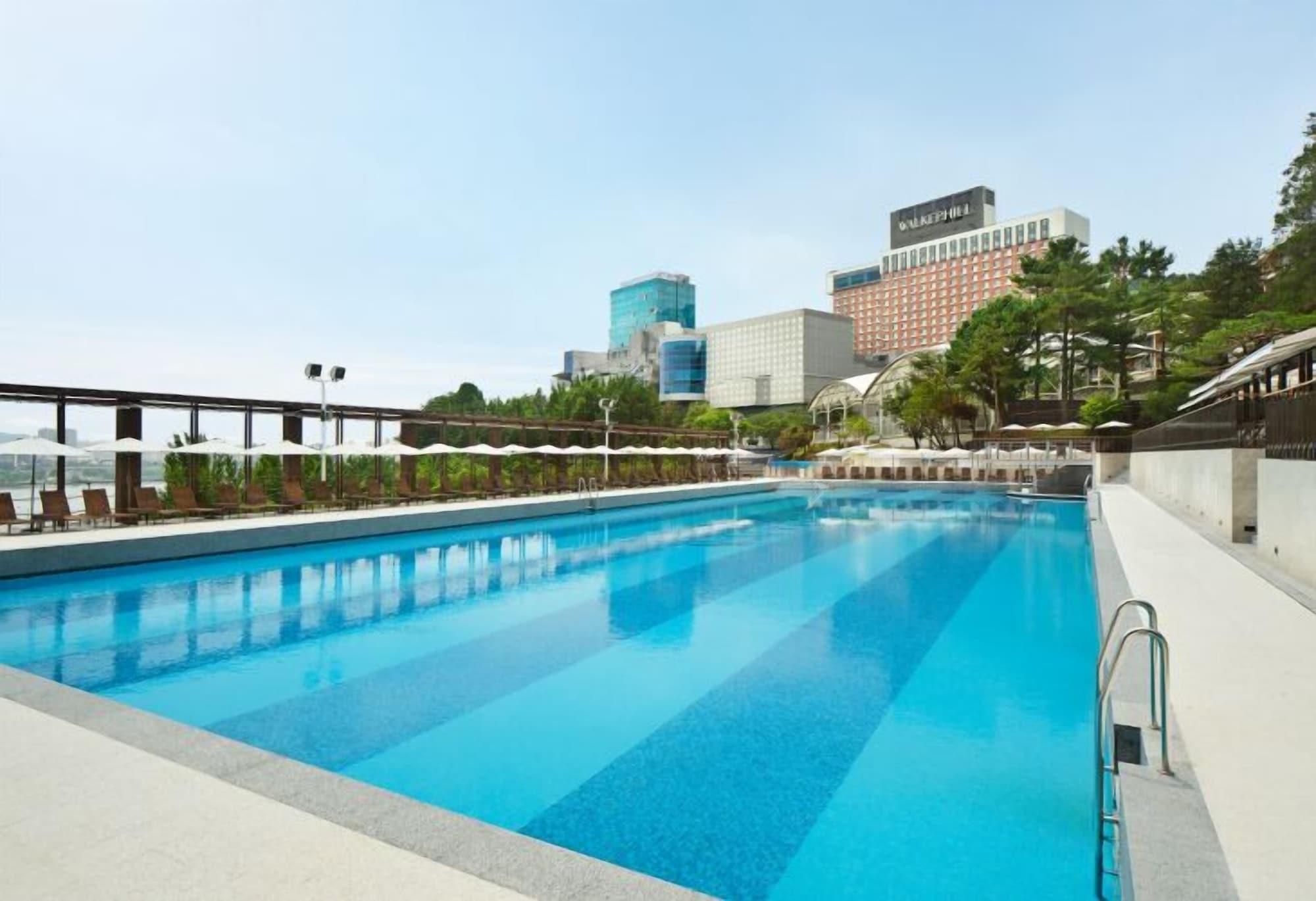 Vista Piscina Walkerhill Douglas House