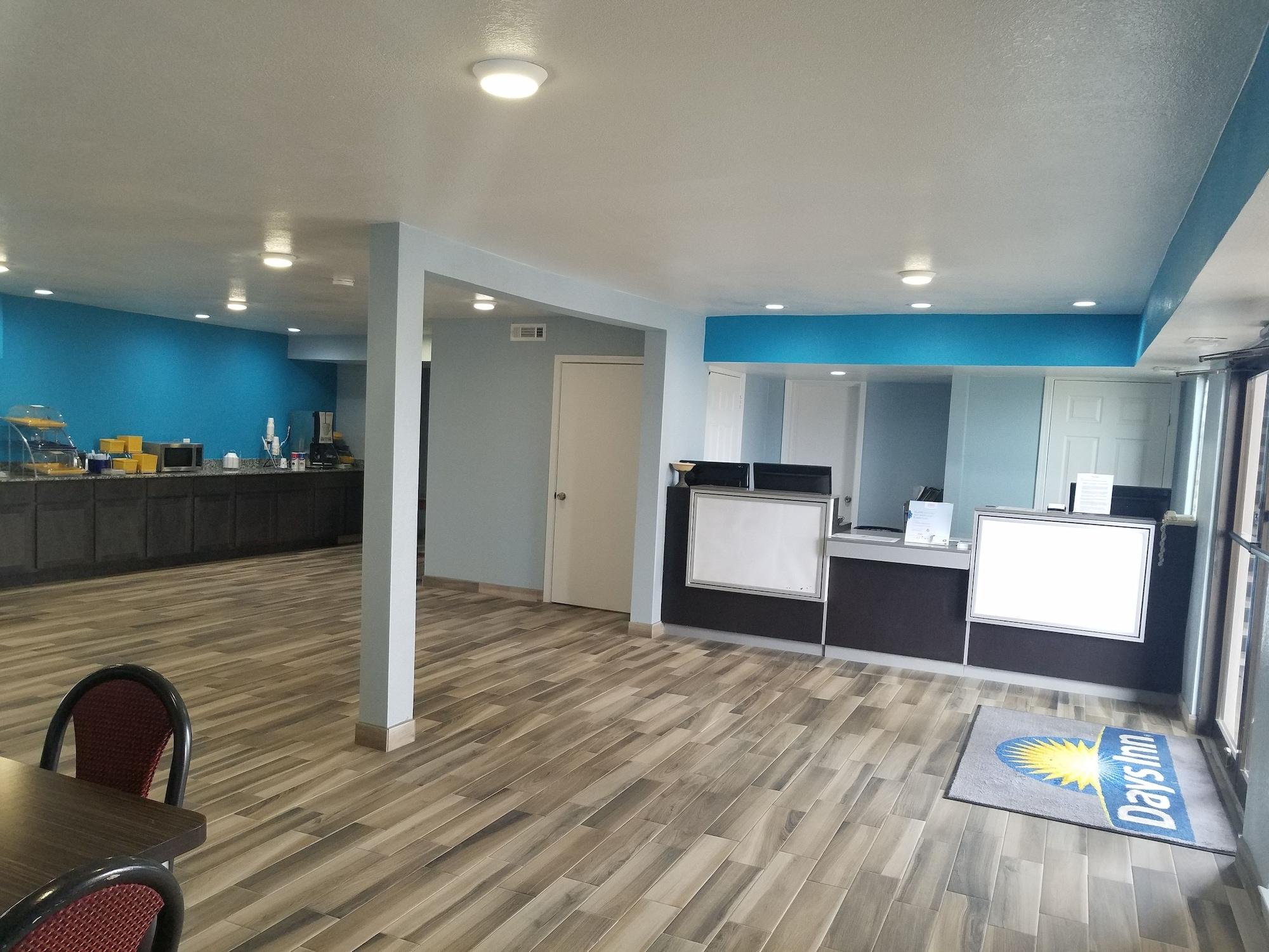 Vista Lobby Days Inn by Wyndham Oklahoma City NW Expressway