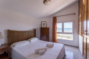 Alquiler Vacacional - Villa Los Remos Beachfront, BBQ and heating pool