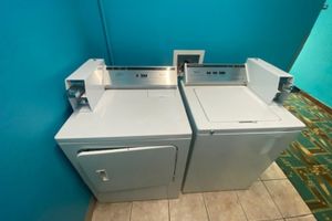 Alojamiento - Tropicana Inn and Suites