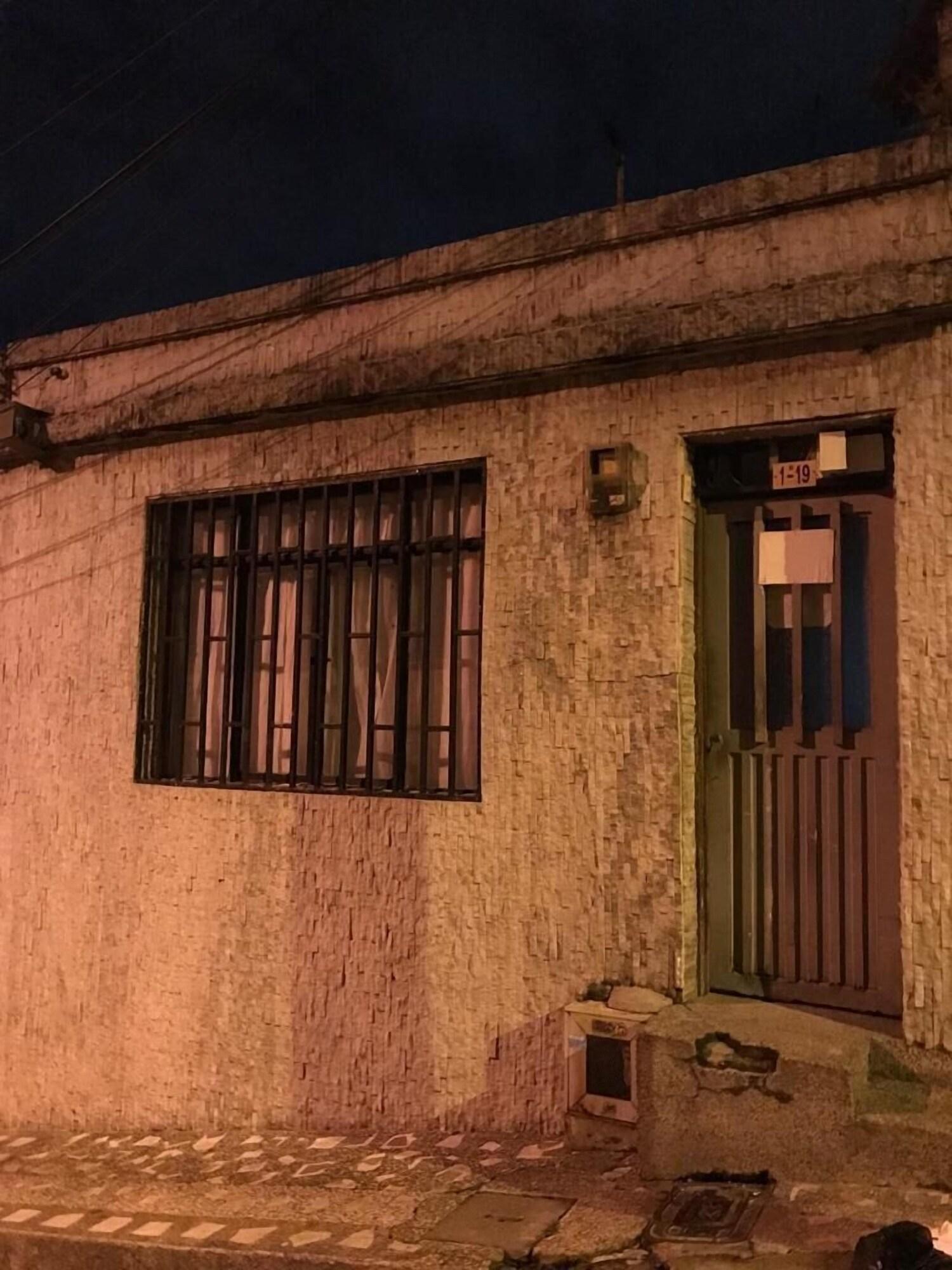 Vista Exterior hostal la 18