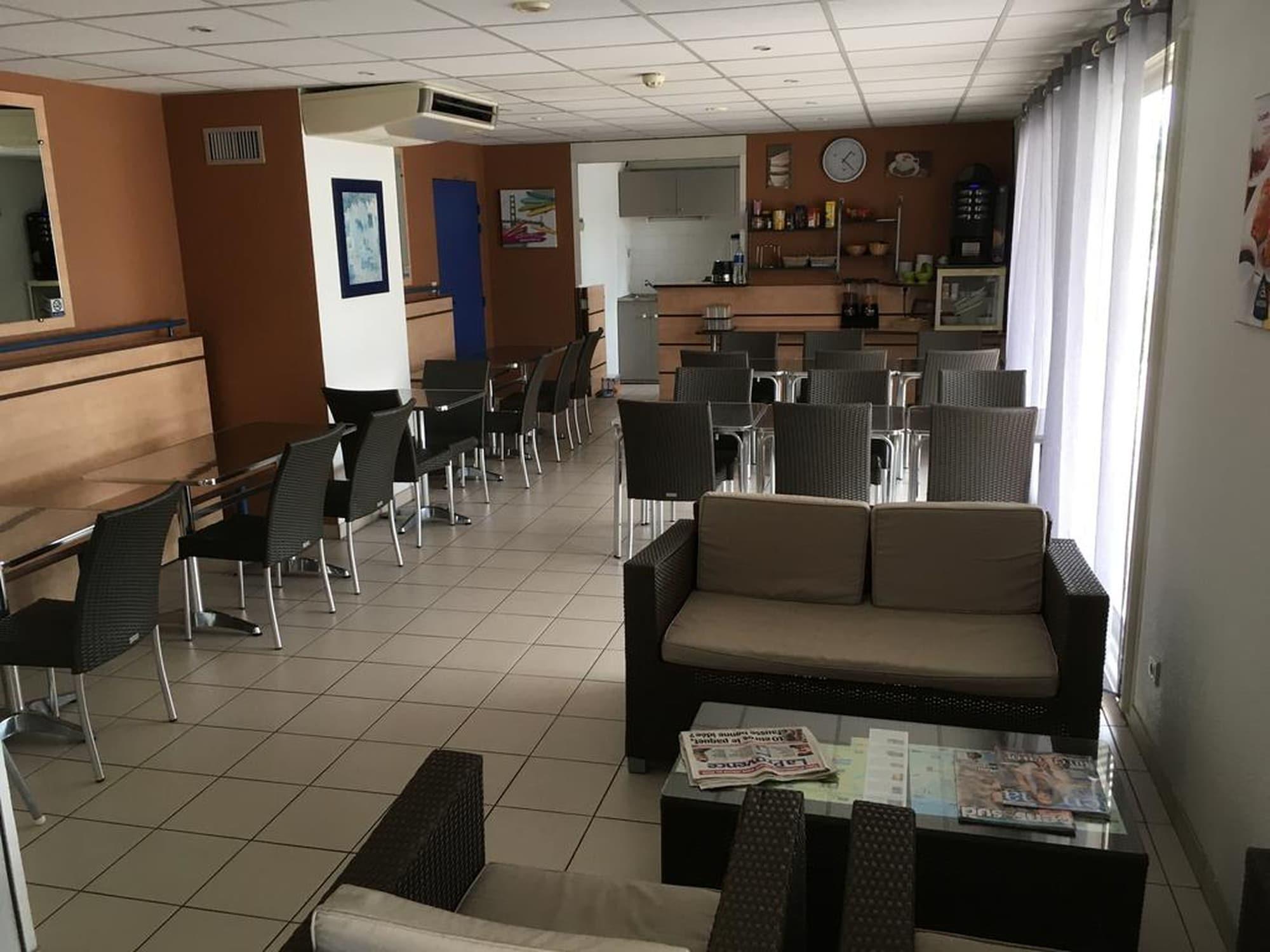 Bar/Salón Hôtel Akena City Châteaurenard