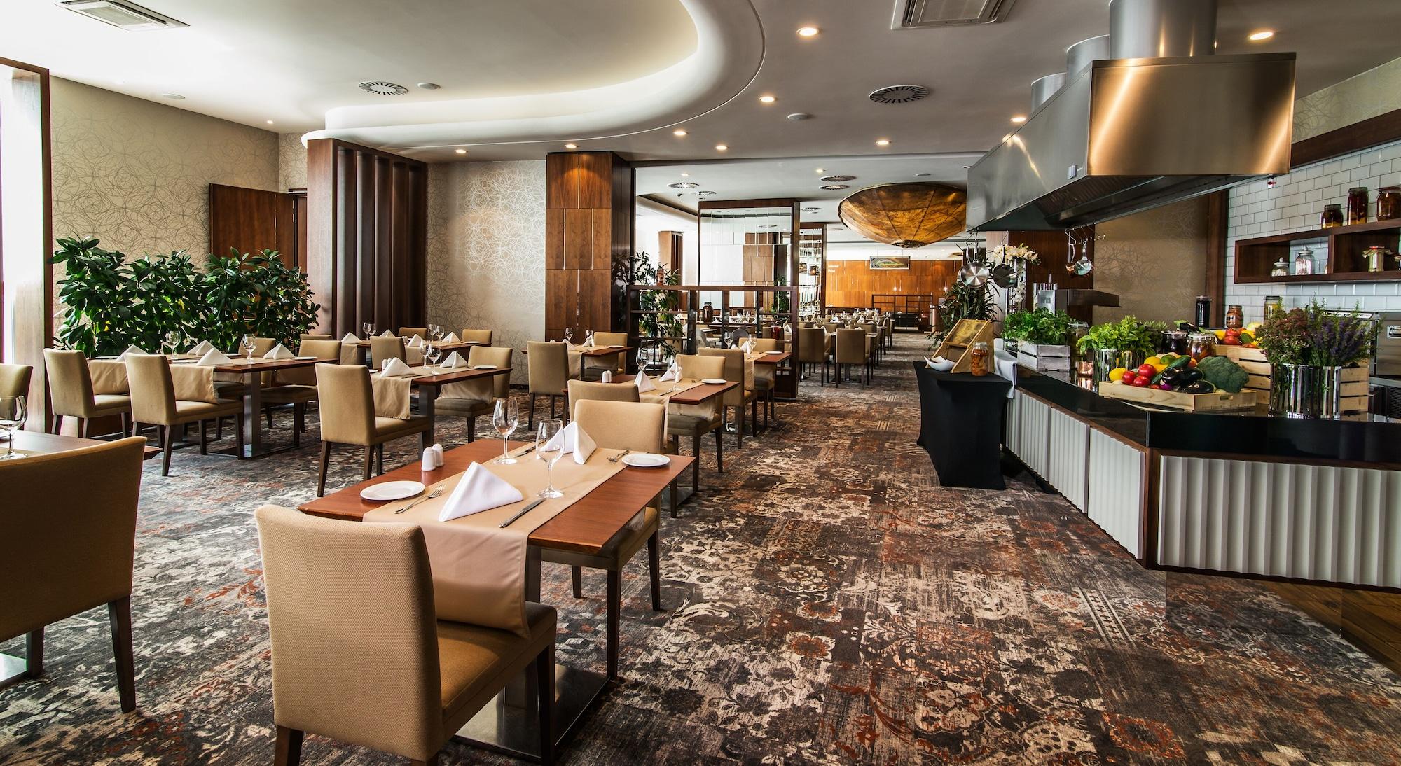 Restaurant Airport Hotel Okecie