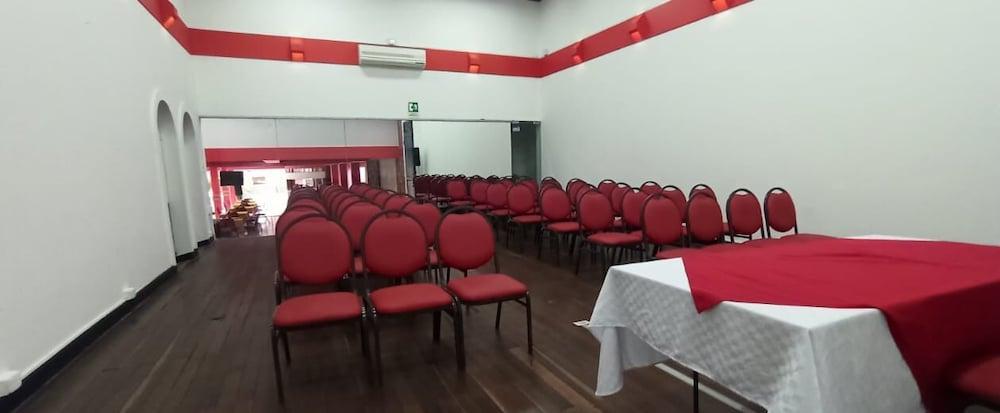 Sala de Reuniones Hotel Mariscal Robledo Cartago