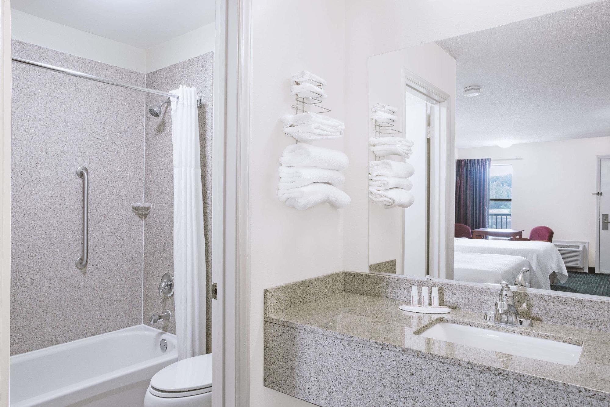Equipamiento de Habitación Days Inn by Wyndham Wytheville