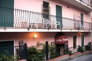 Alojamiento - Hotel Natalina