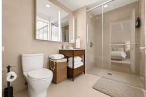 Alquiler Vacacional - NYC DREAM HOME! Corner Luxury 2BR/2BA near Times Sq