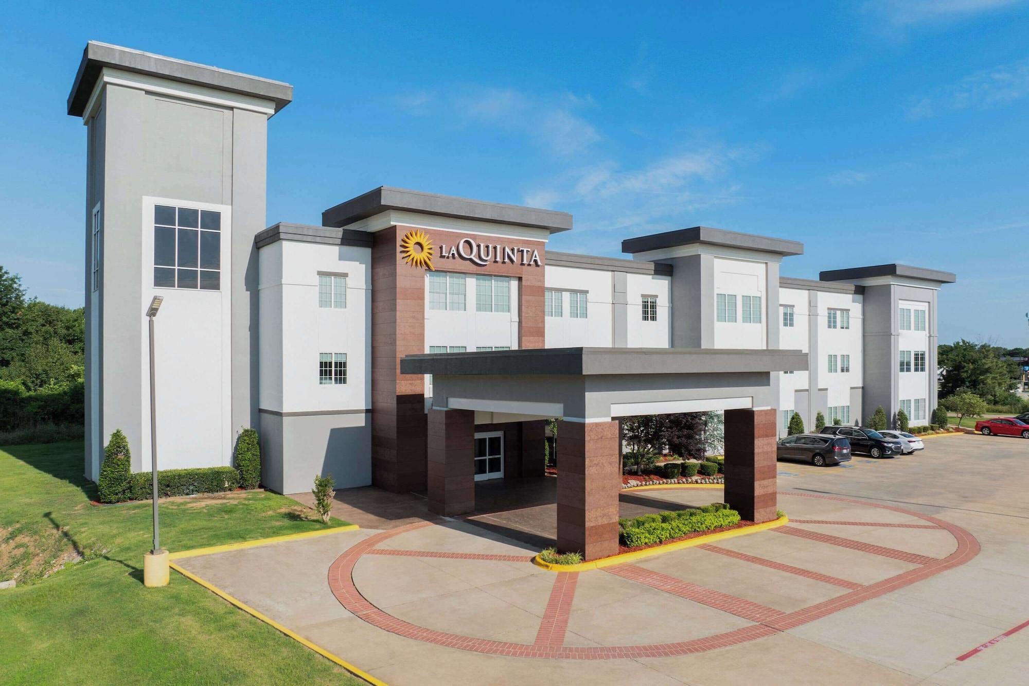Vista Exterior La Quinta Inn & Suites by Wyndham Muskogee