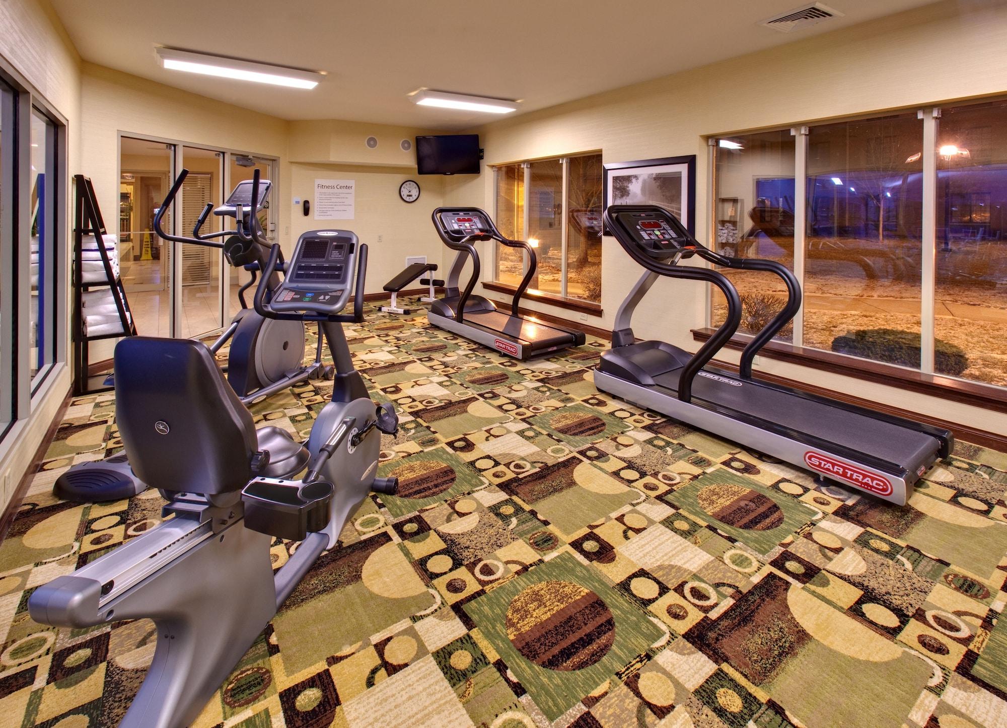 Gimnasio Holiday Inn Express Hotel & Suites Pleasant Prairie-Kenosha by IHG