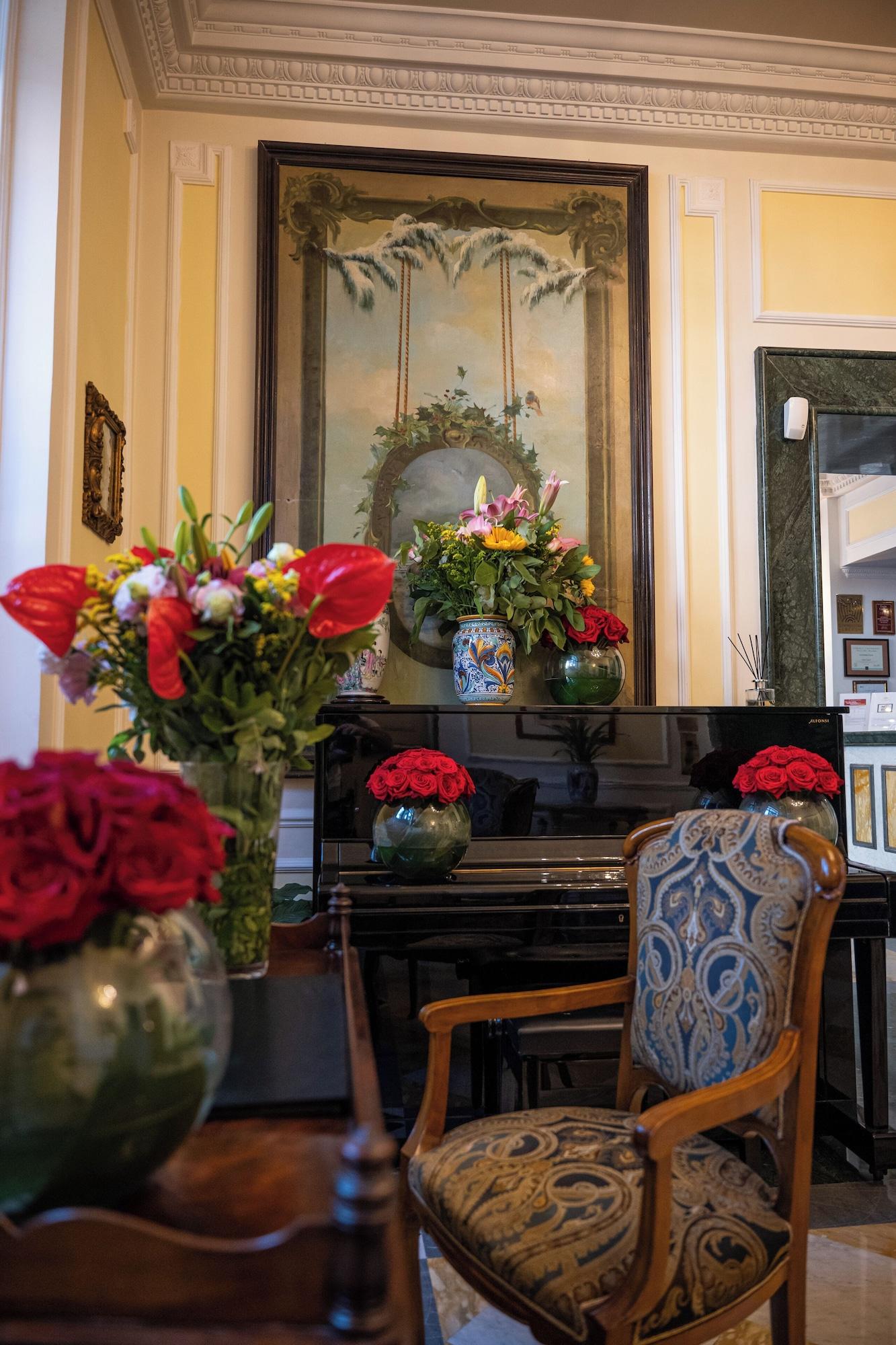 Vista Lobby Mecenate Palace