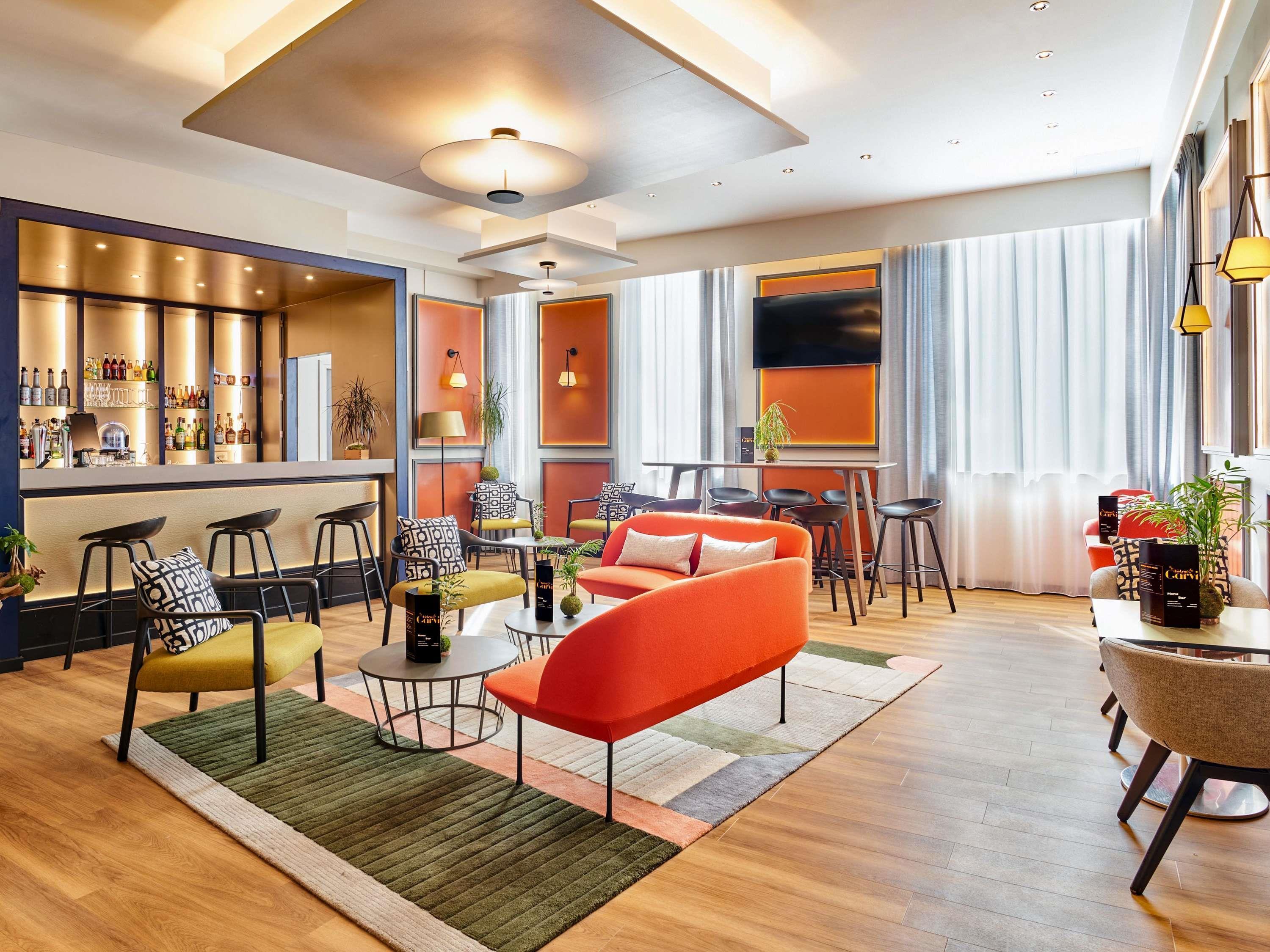 Bar/Salón Novotel Paris 17