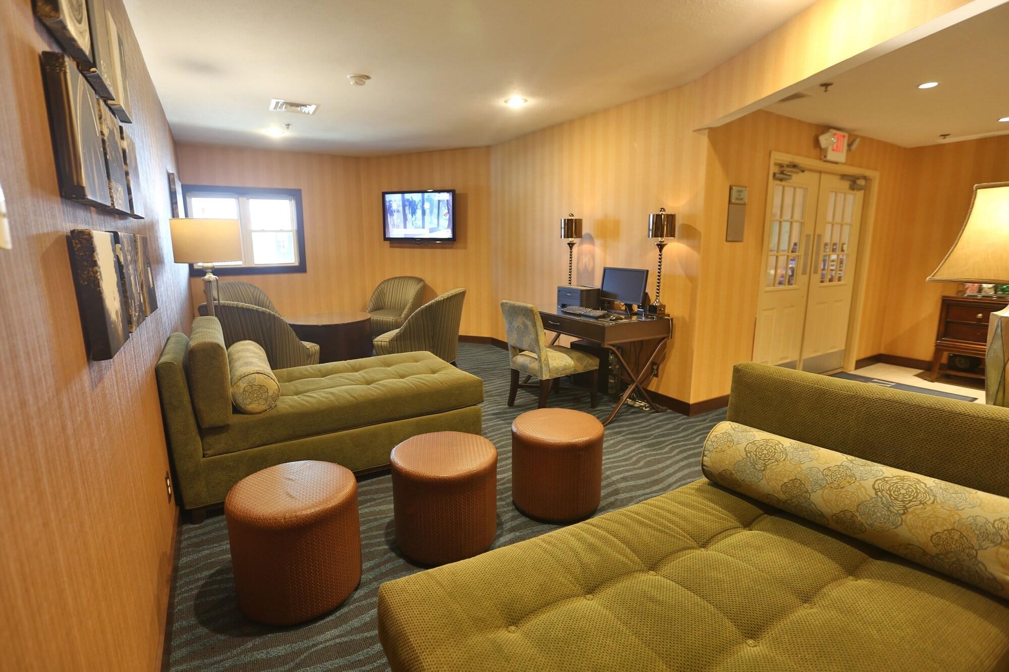 Vista Lobby Ivy Court Inn & Suites