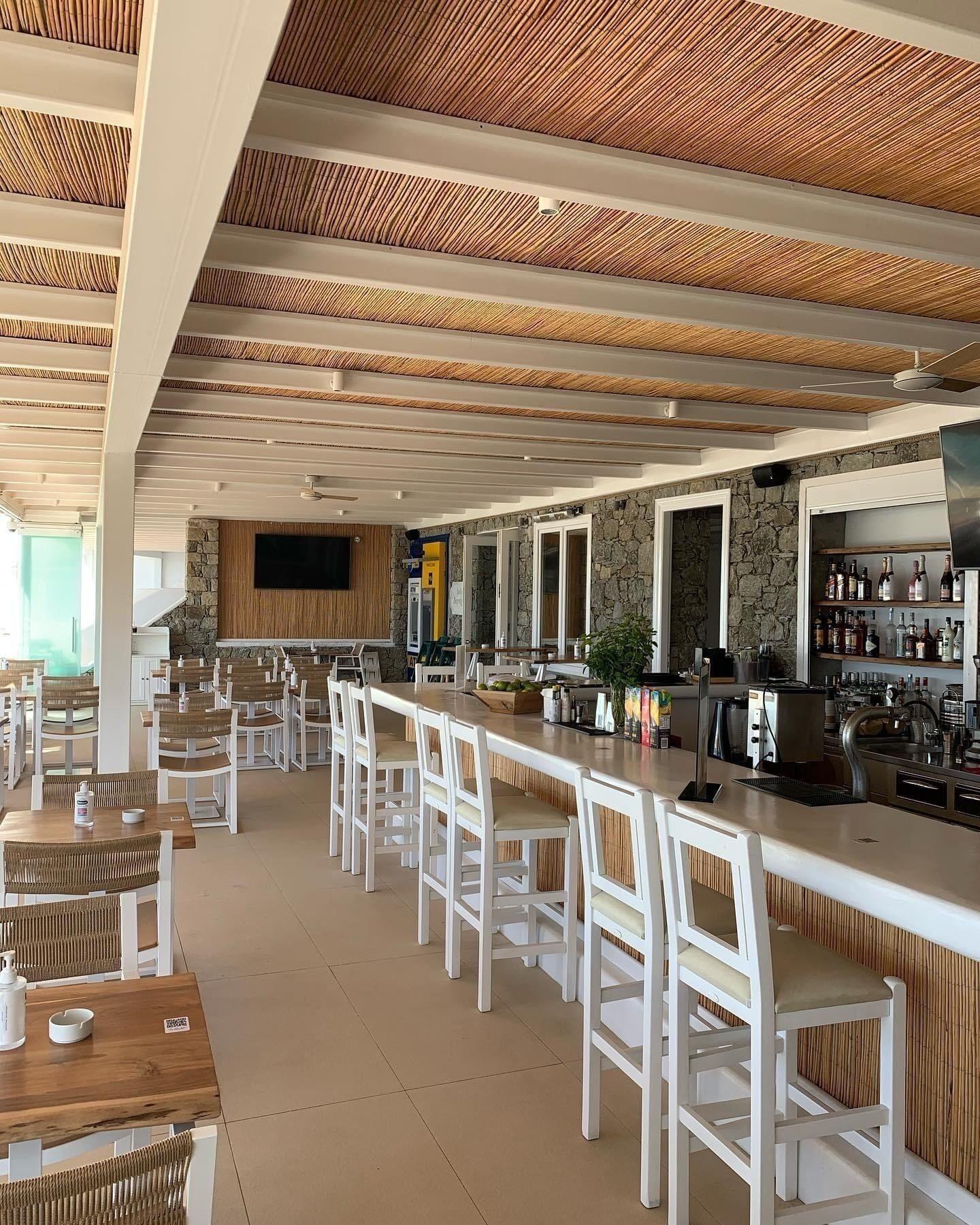 Bar/Salón Acrogiali Beachfront Hotel