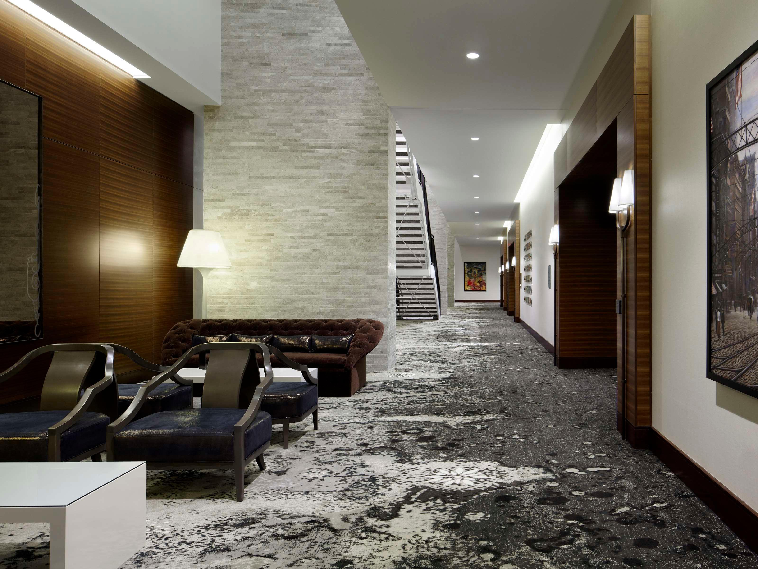 Vista Lobby Hilton Columbus Downtown